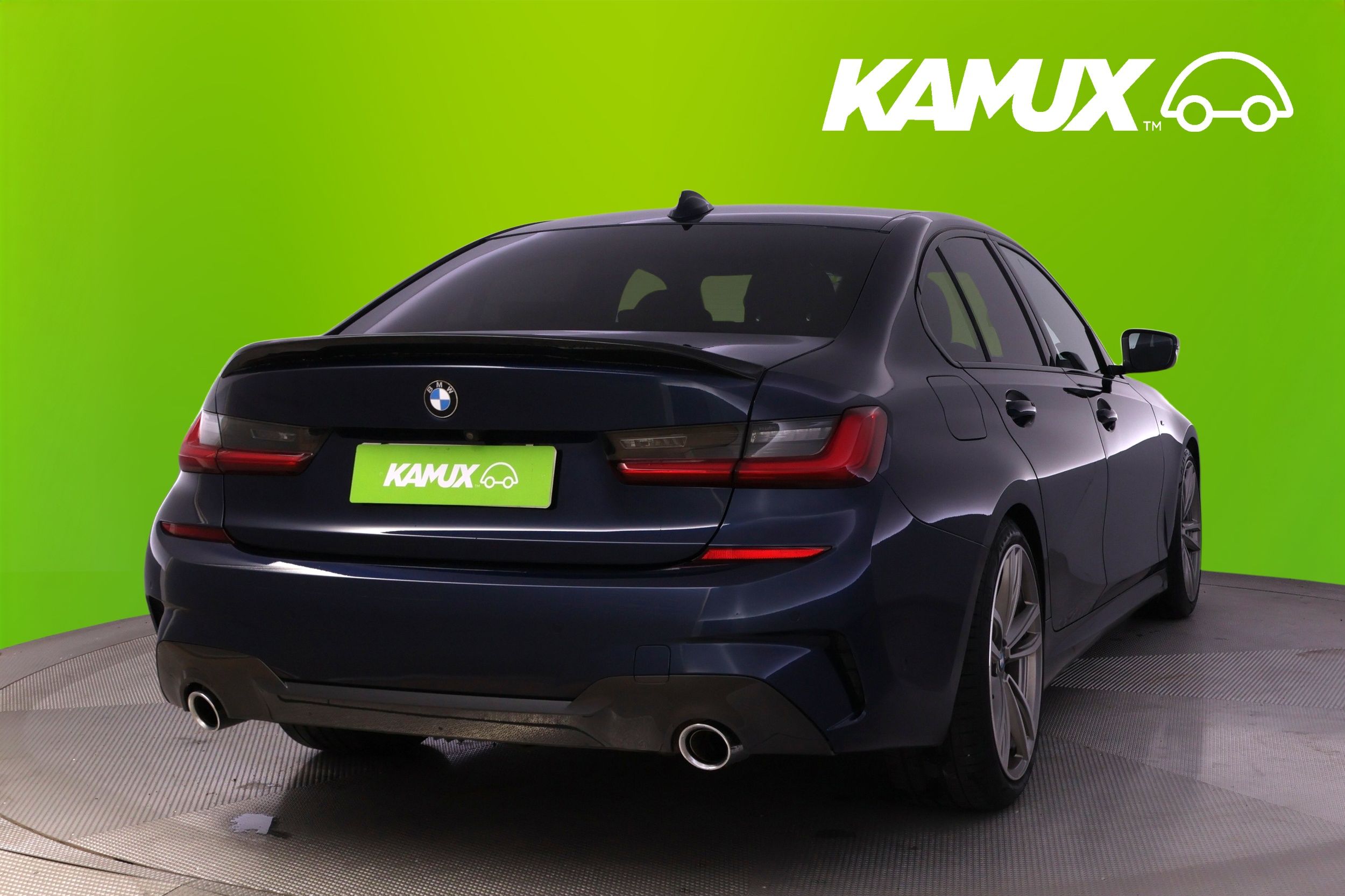 BMW 330 2019