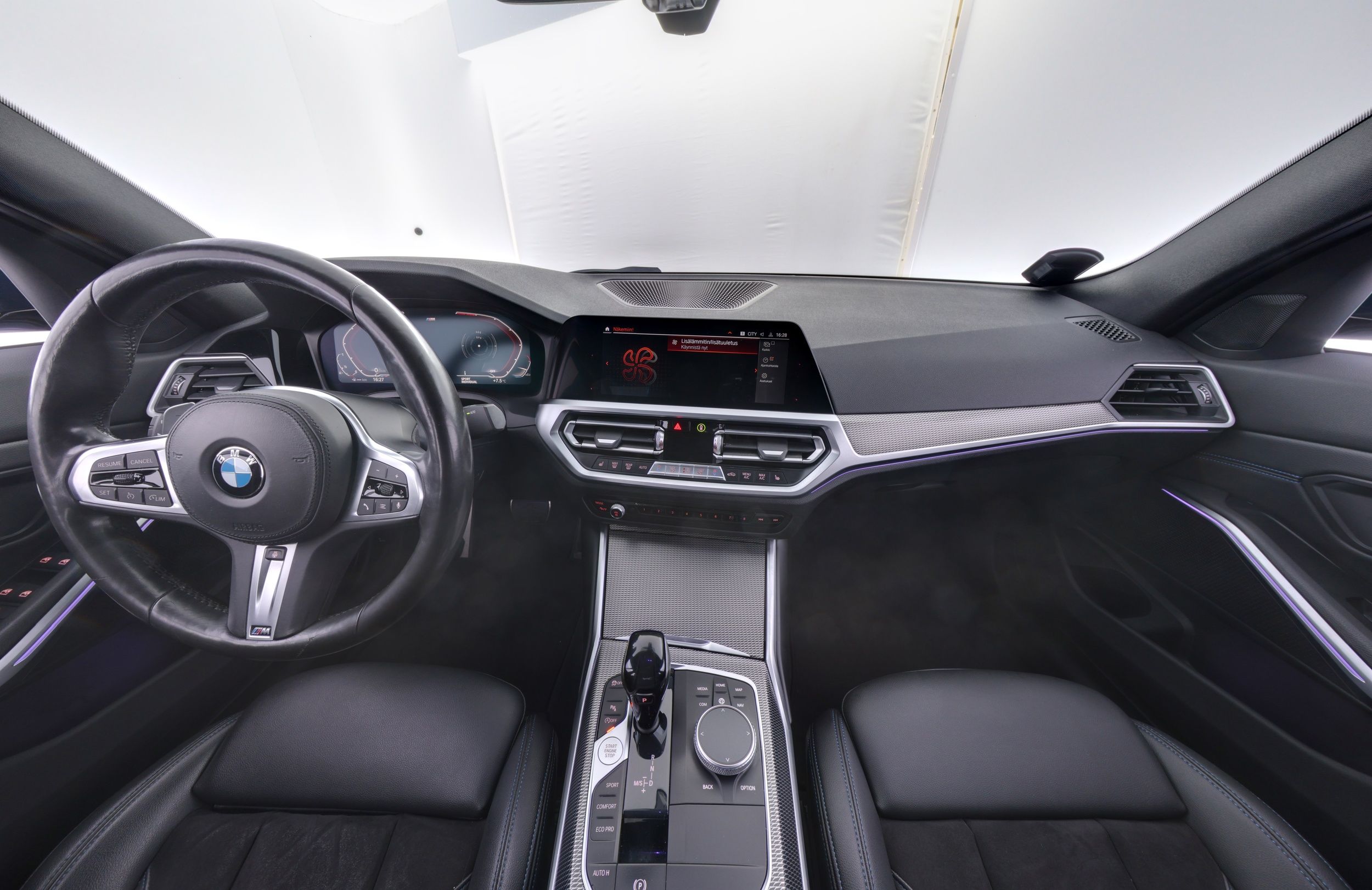 BMW 330 2019