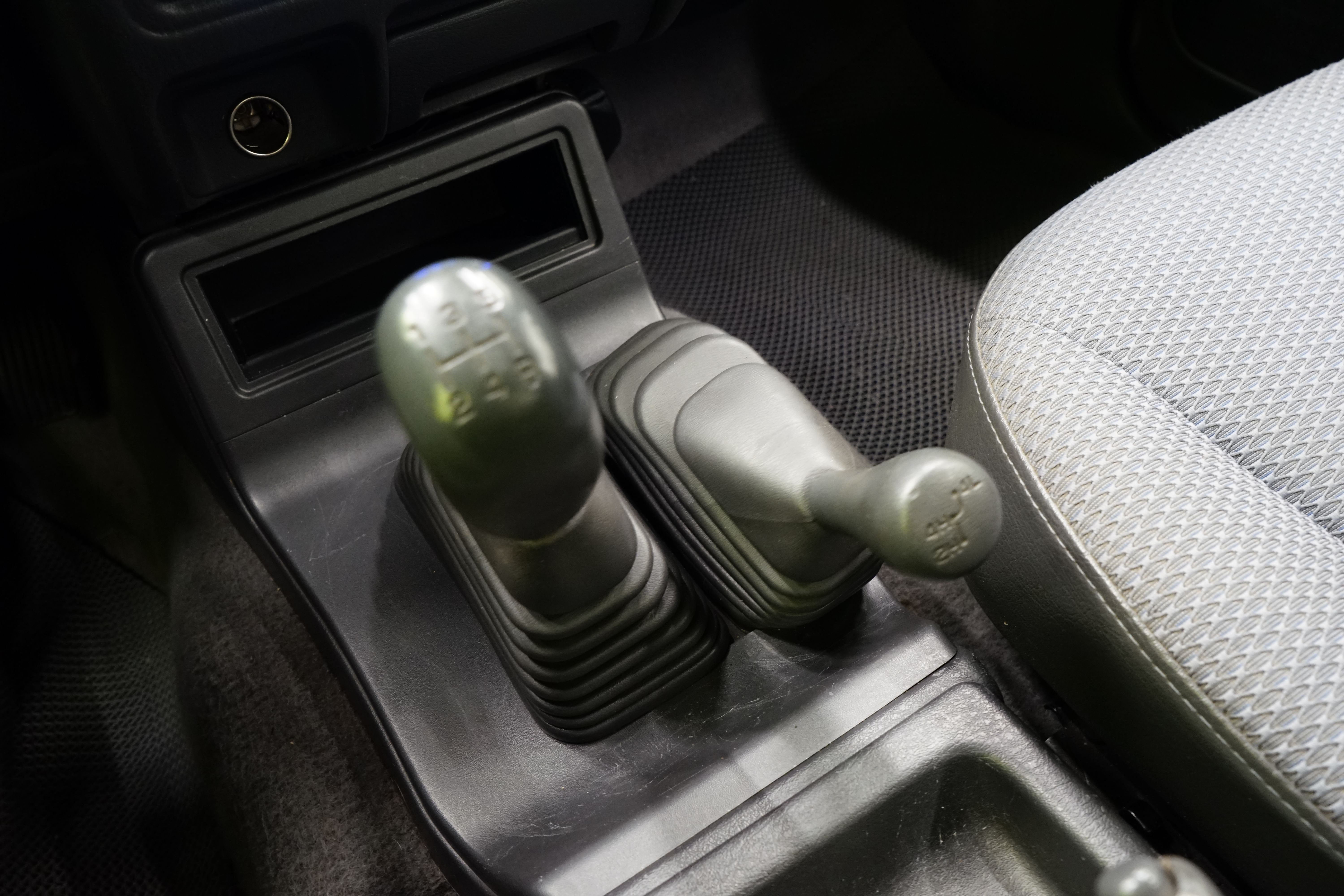 Mitsubishi L200 2003