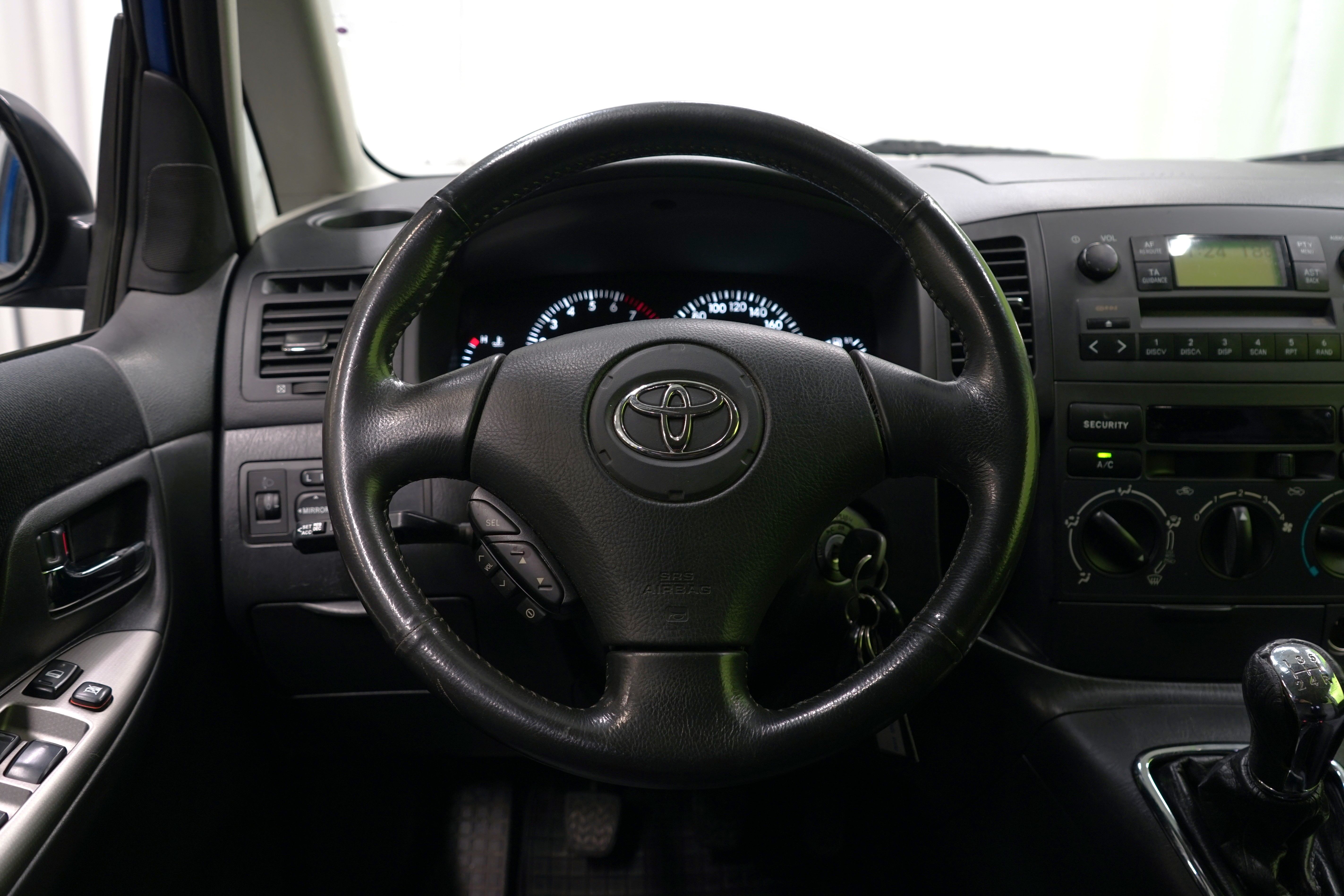 Toyota Corolla Verso 2003