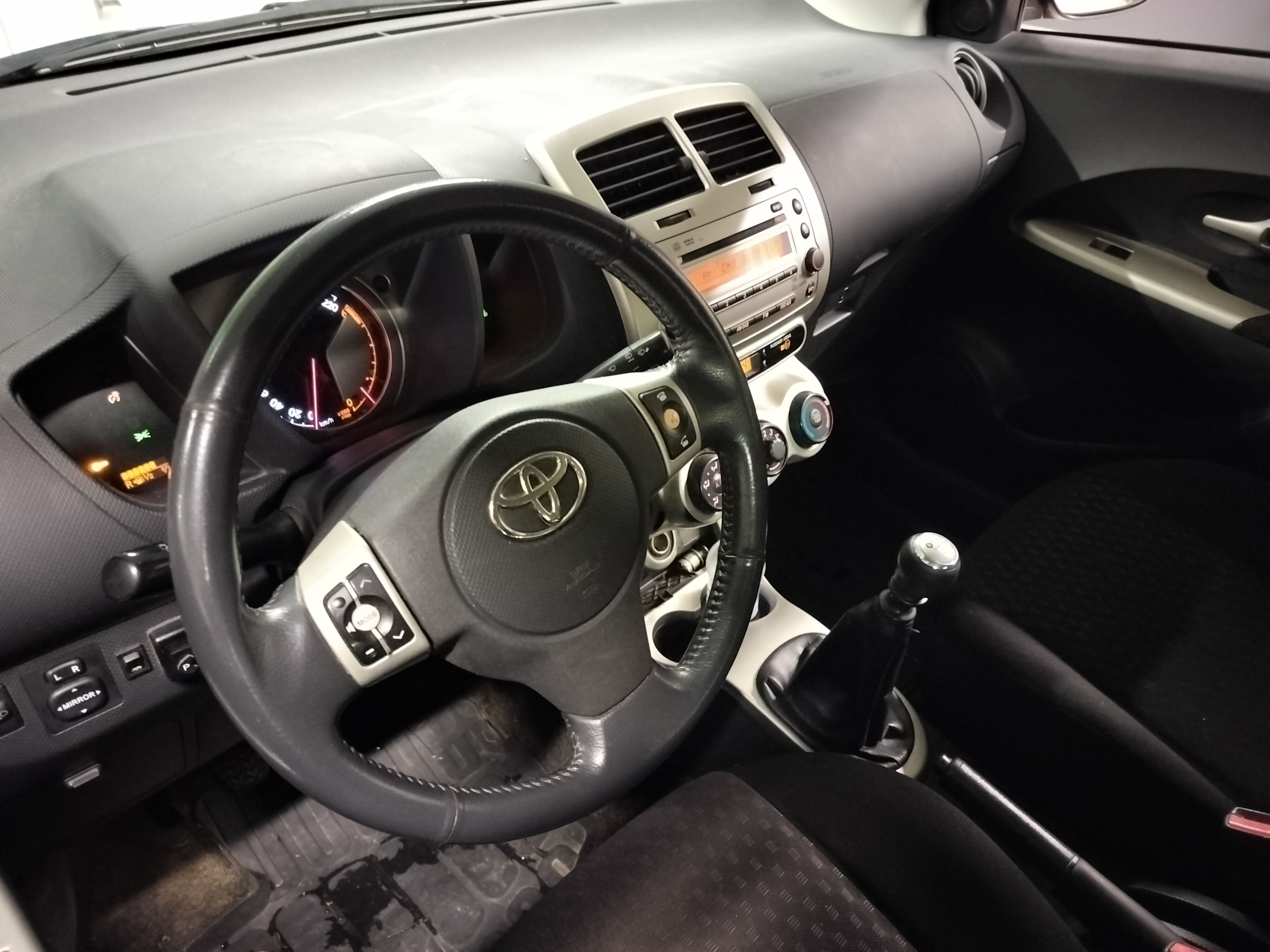 Toyota Urban Cruiser 2010