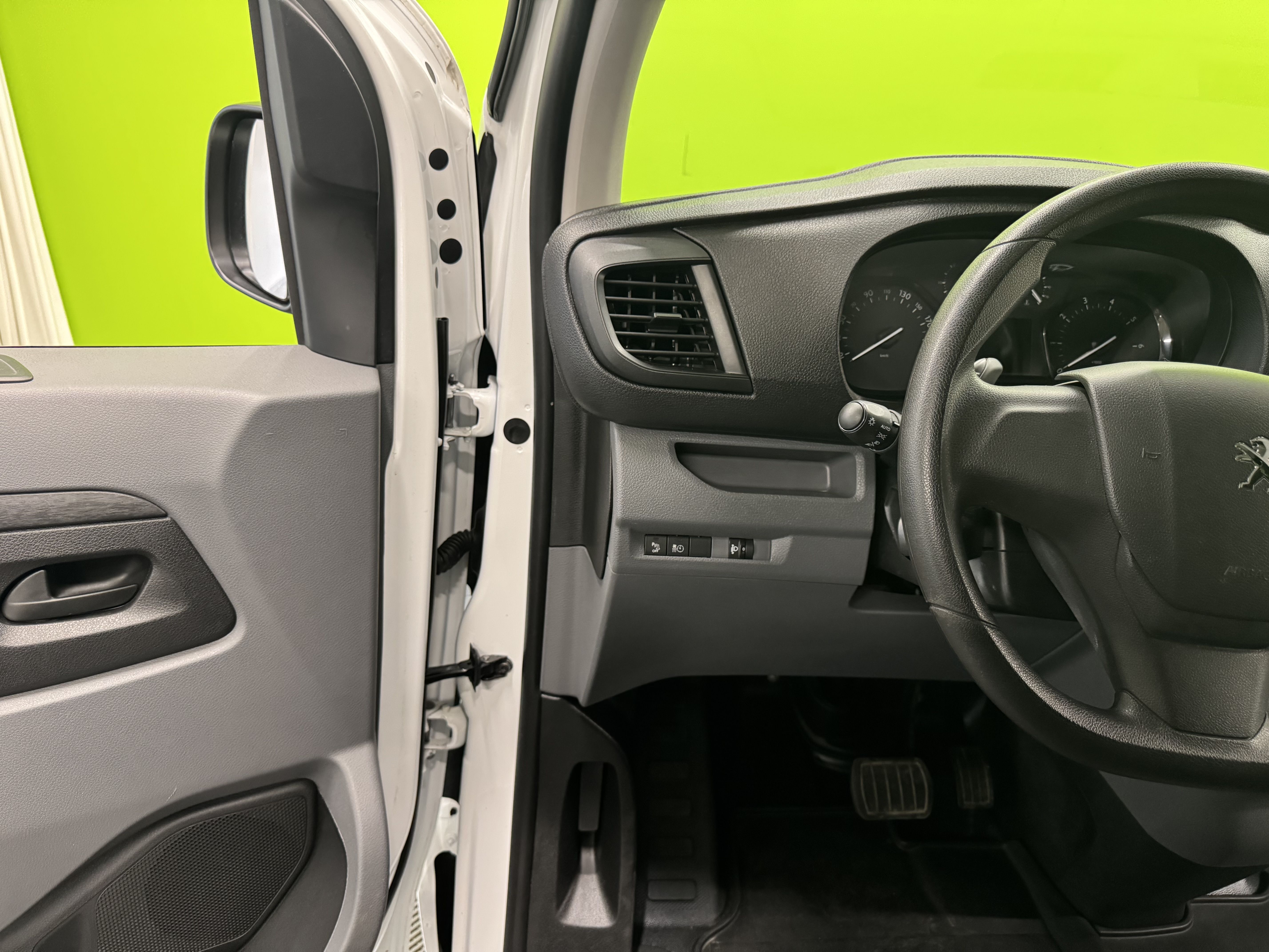 Peugeot Expert 2021