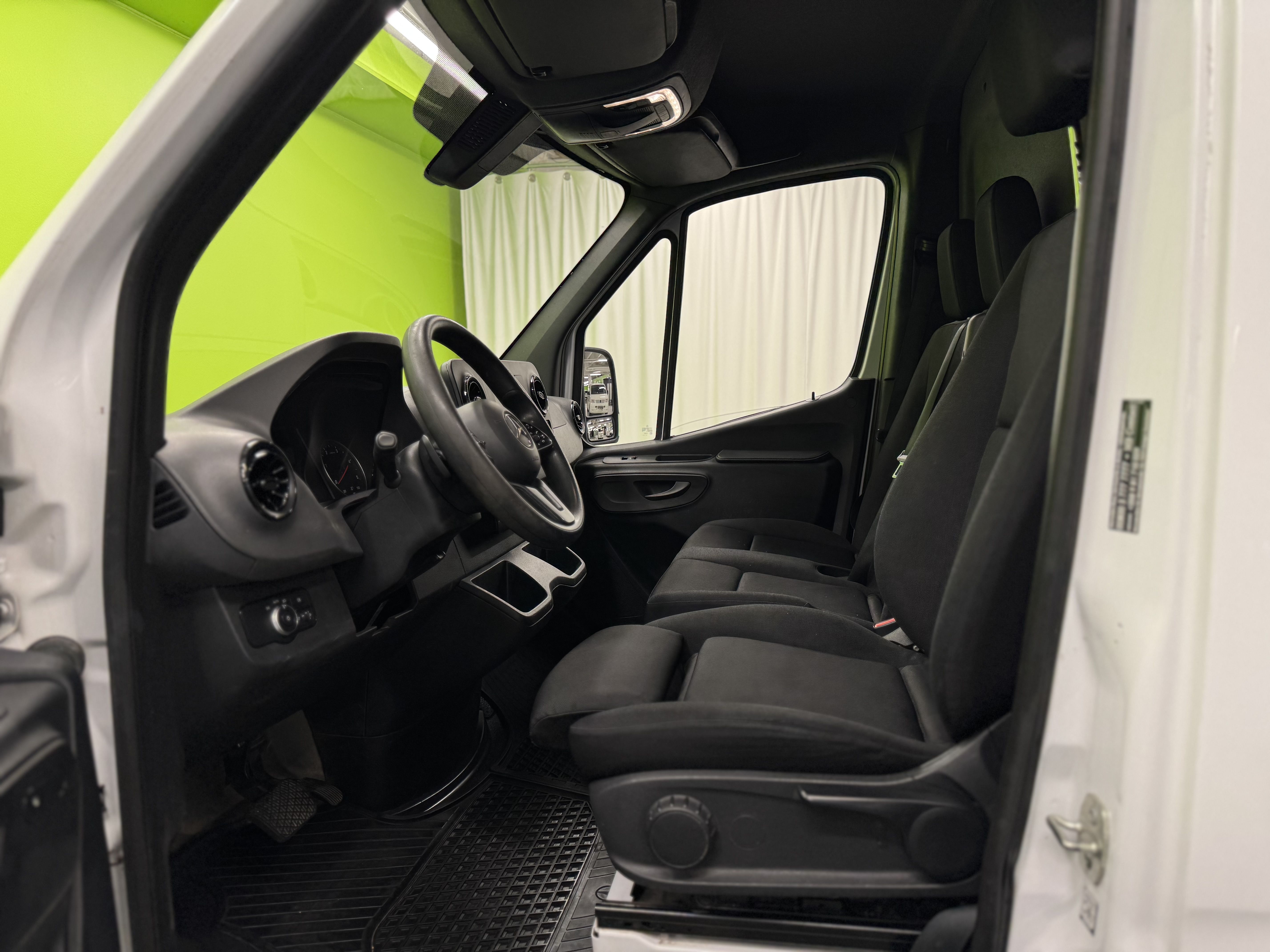 Mercedes-Benz Sprinter 2021