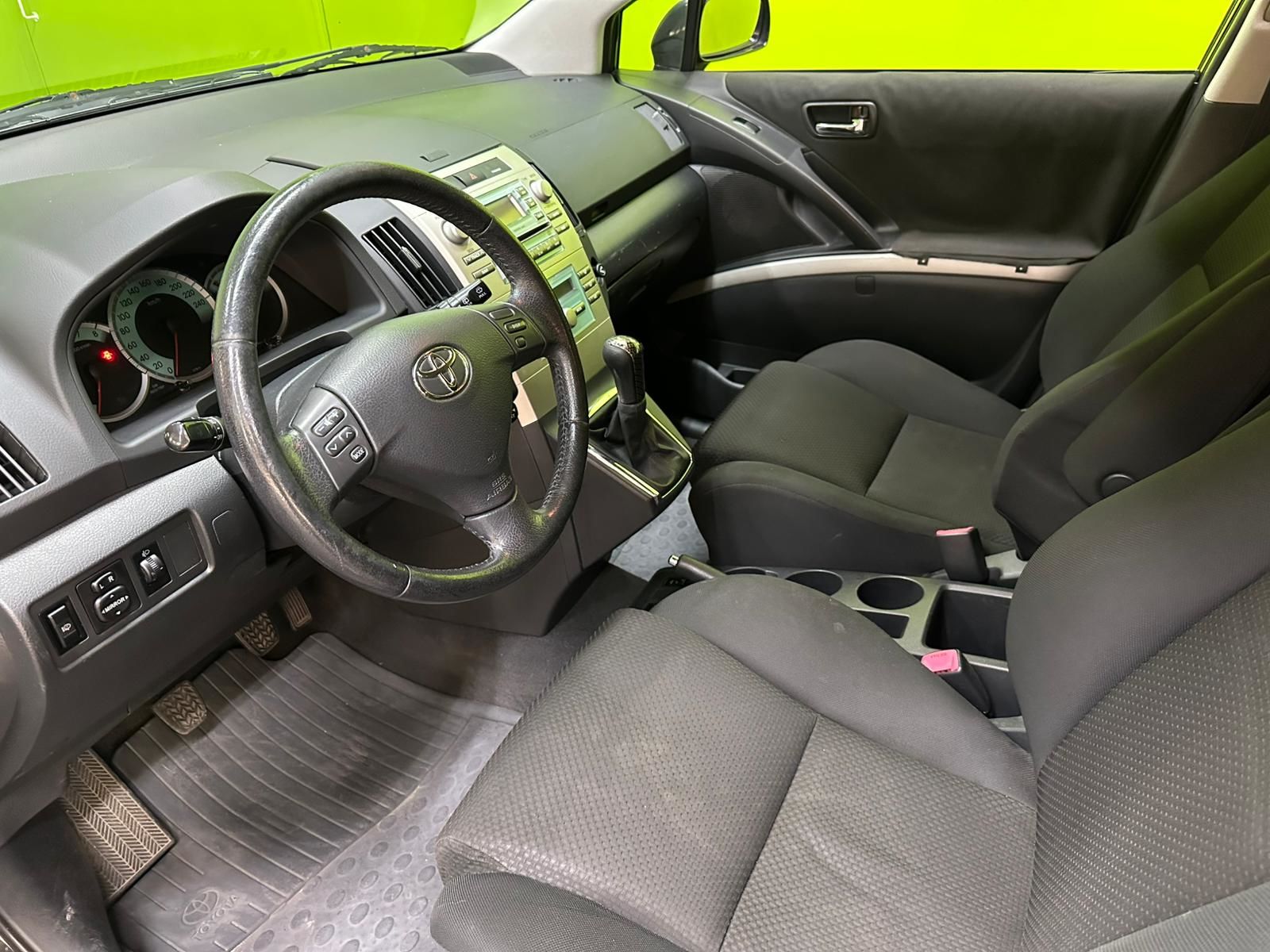 Toyota Corolla Verso 2005