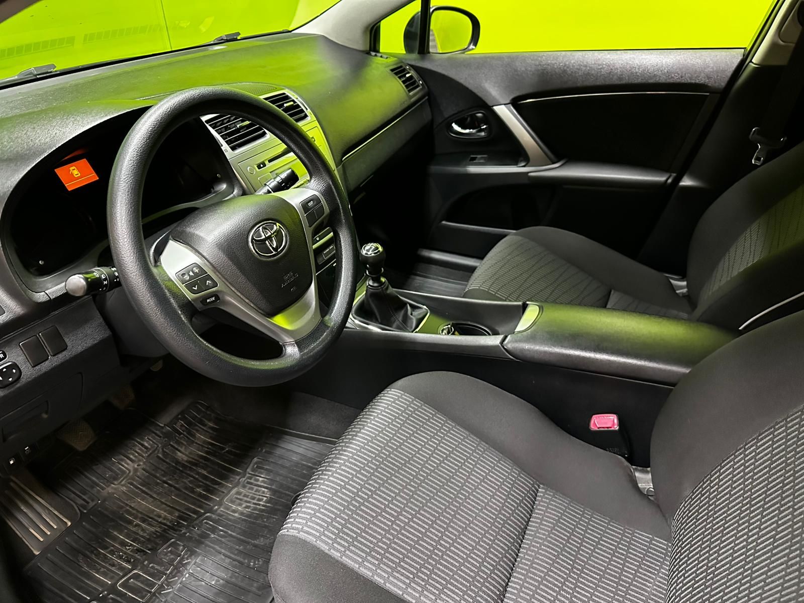 Toyota Avensis 2014