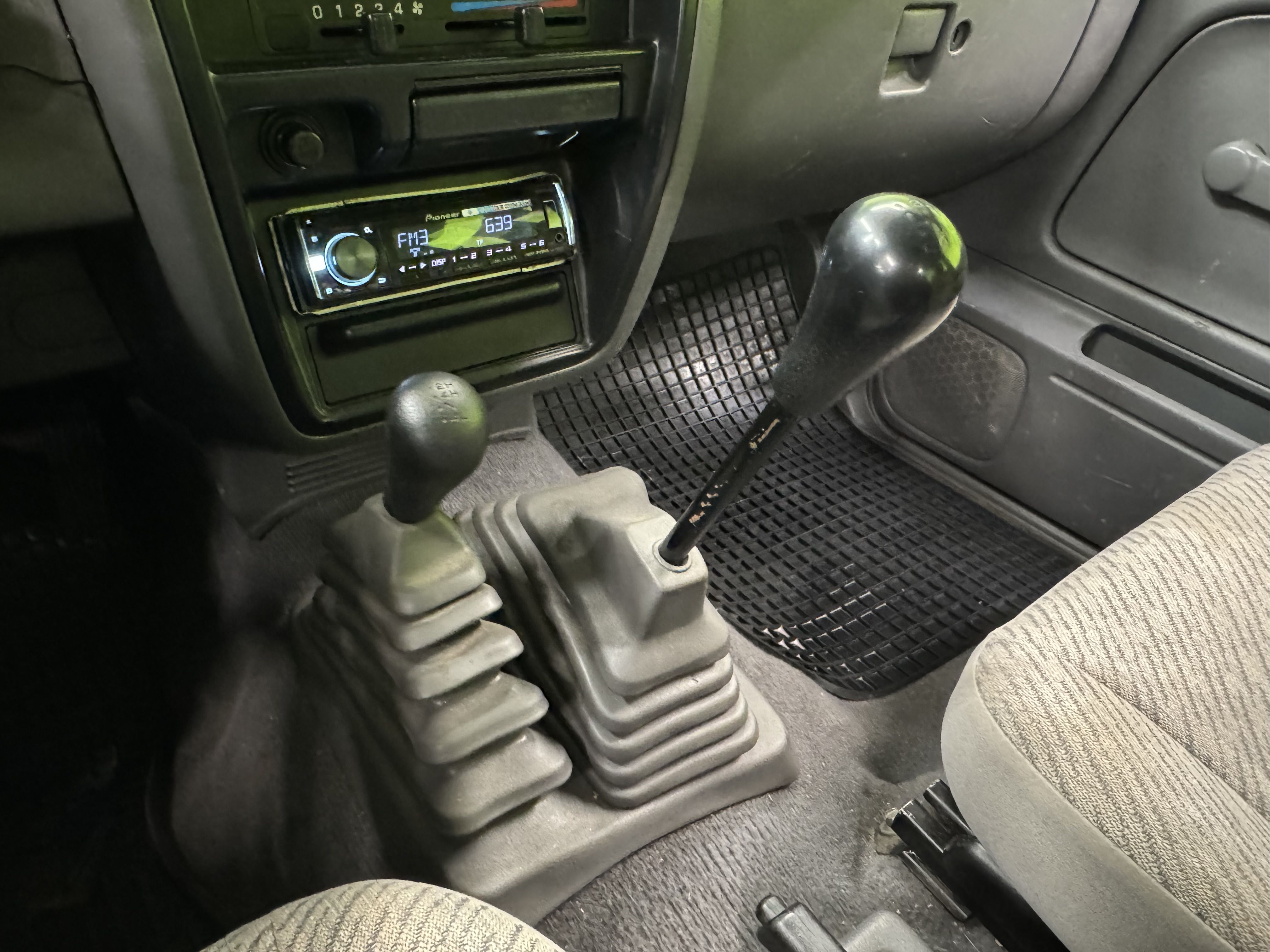 Nissan King Cab 1998