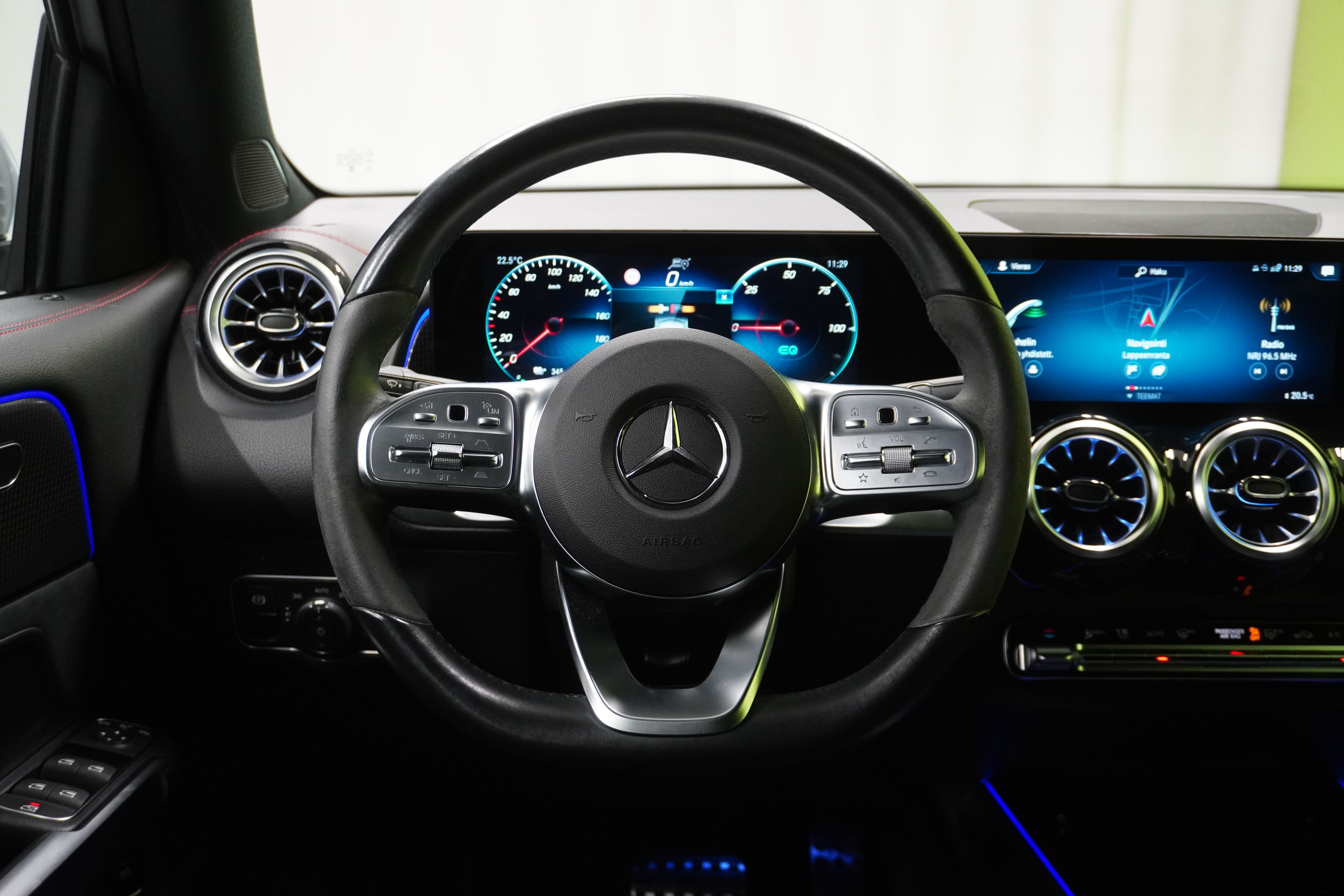 Mercedes-Benz EQB 2022
