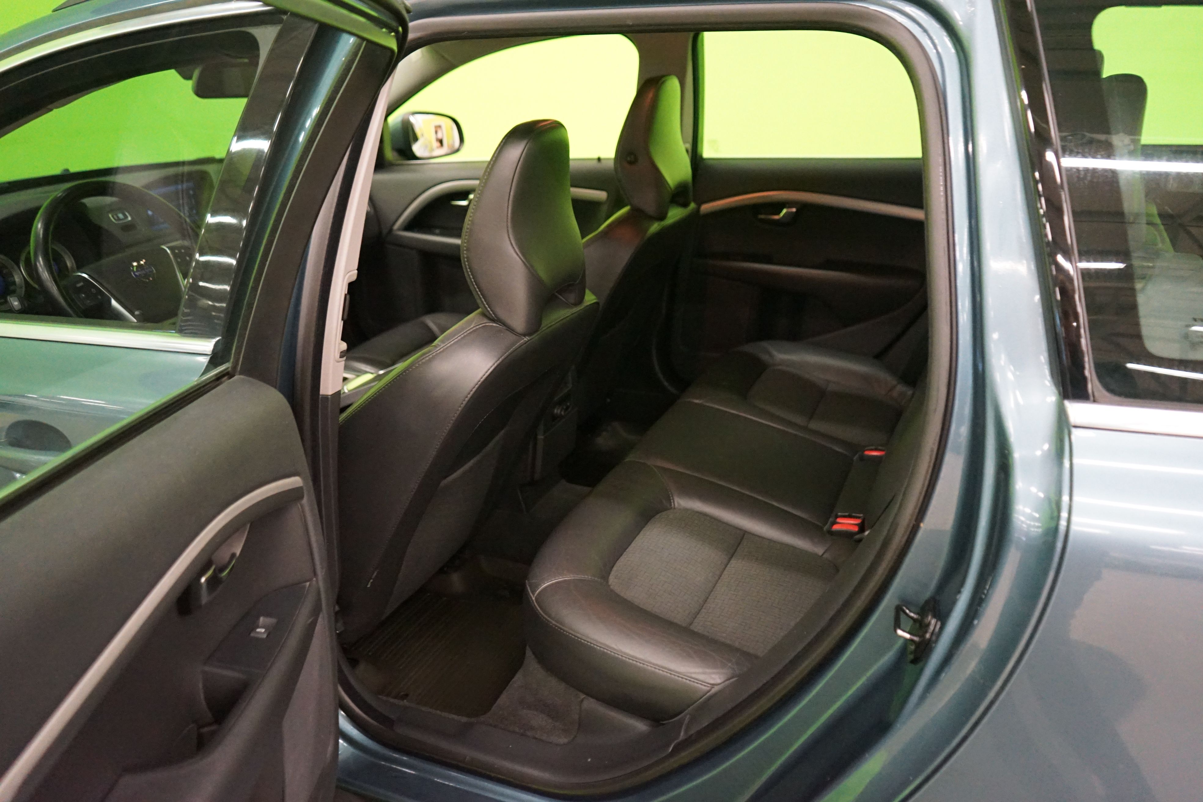 Volvo V70 2013
