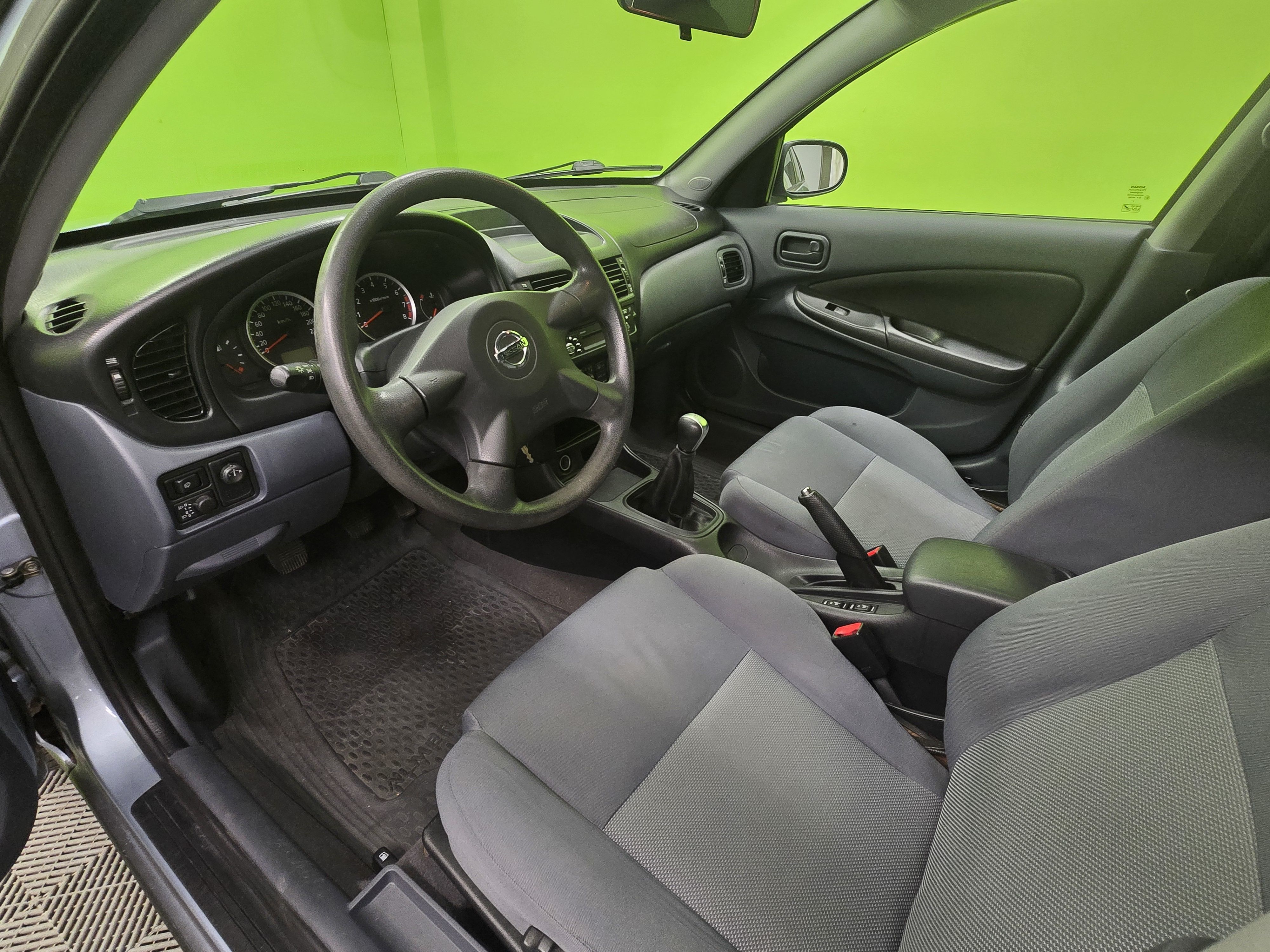 Nissan Almera 2005