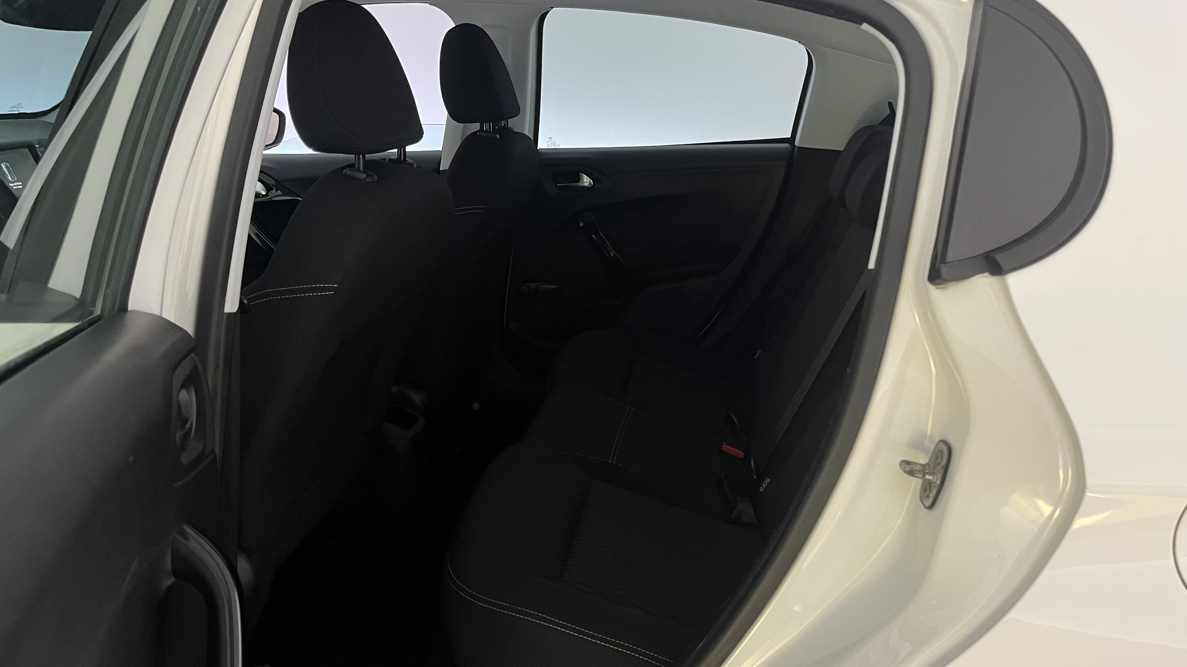 Peugeot 208 2016