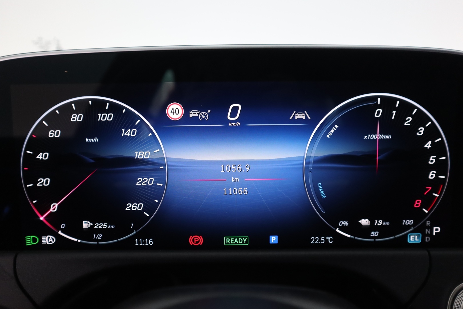 MERCEDES-BENZ E 2025