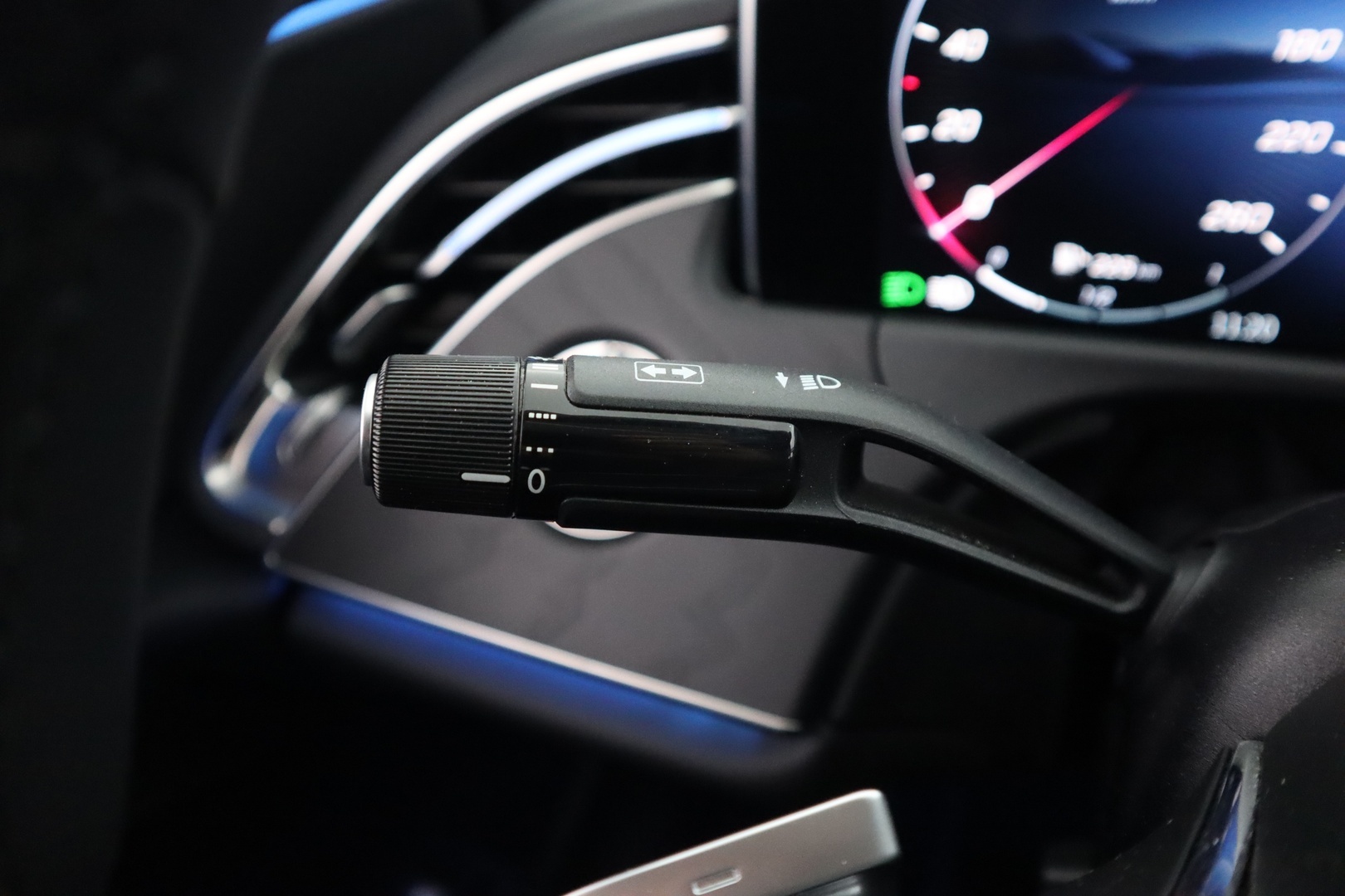 MERCEDES-BENZ E 2025