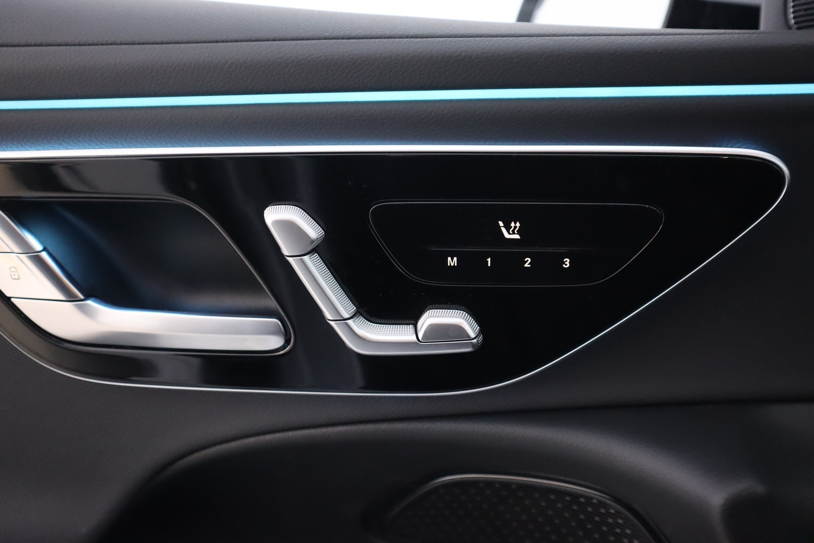 MERCEDES-BENZ E 2025