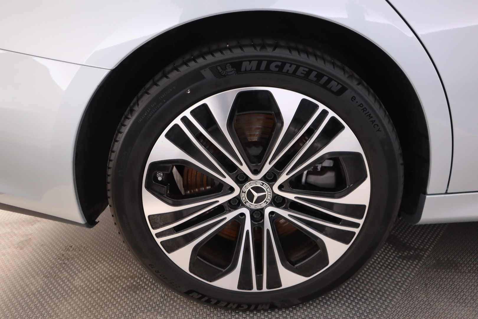 MERCEDES-BENZ E 2025