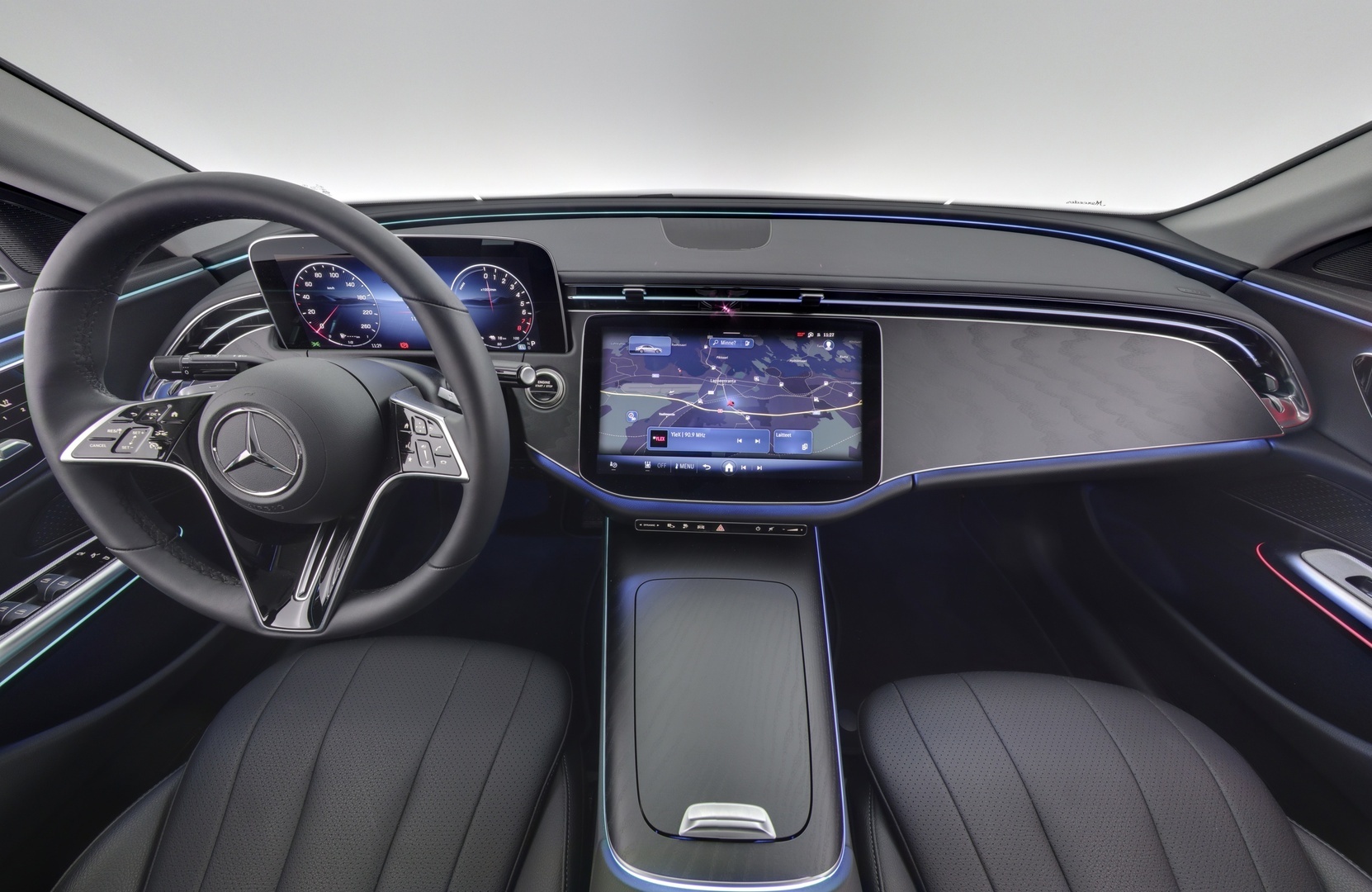 MERCEDES-BENZ E 2025