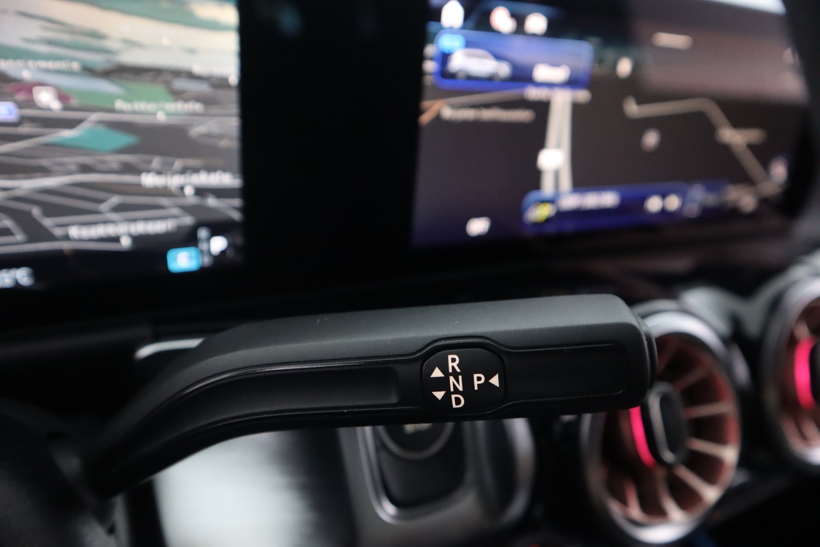 MERCEDES-BENZ EQB 2025
