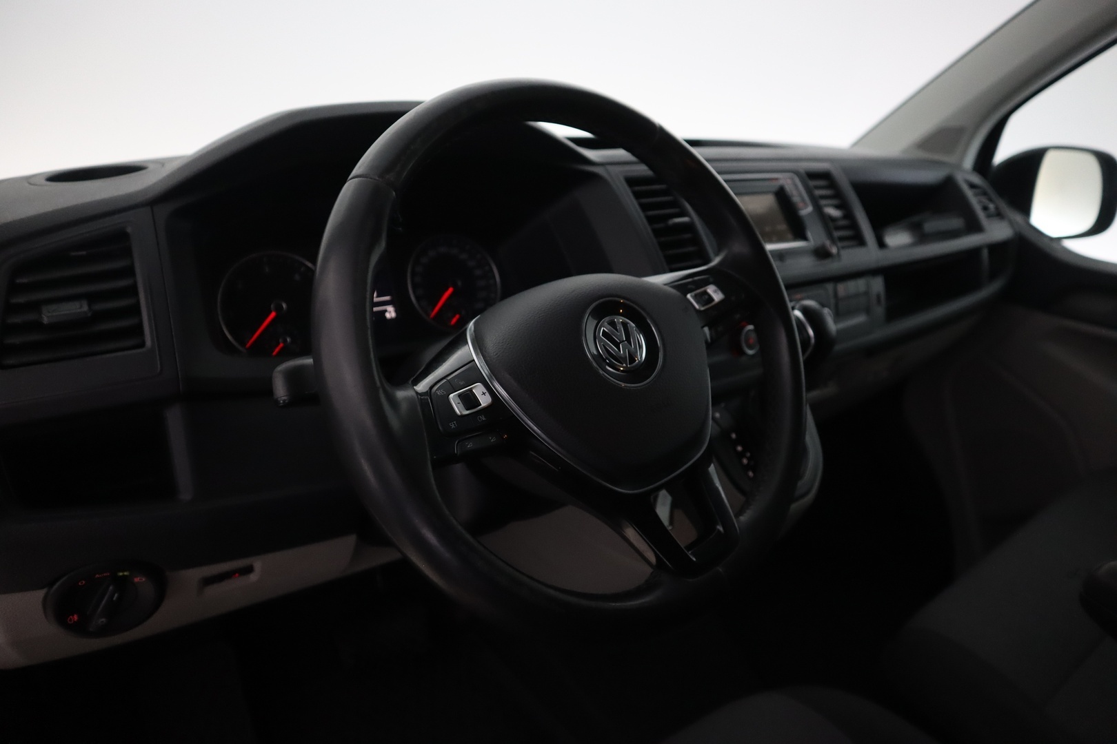 VOLKSWAGEN Transporter 2018