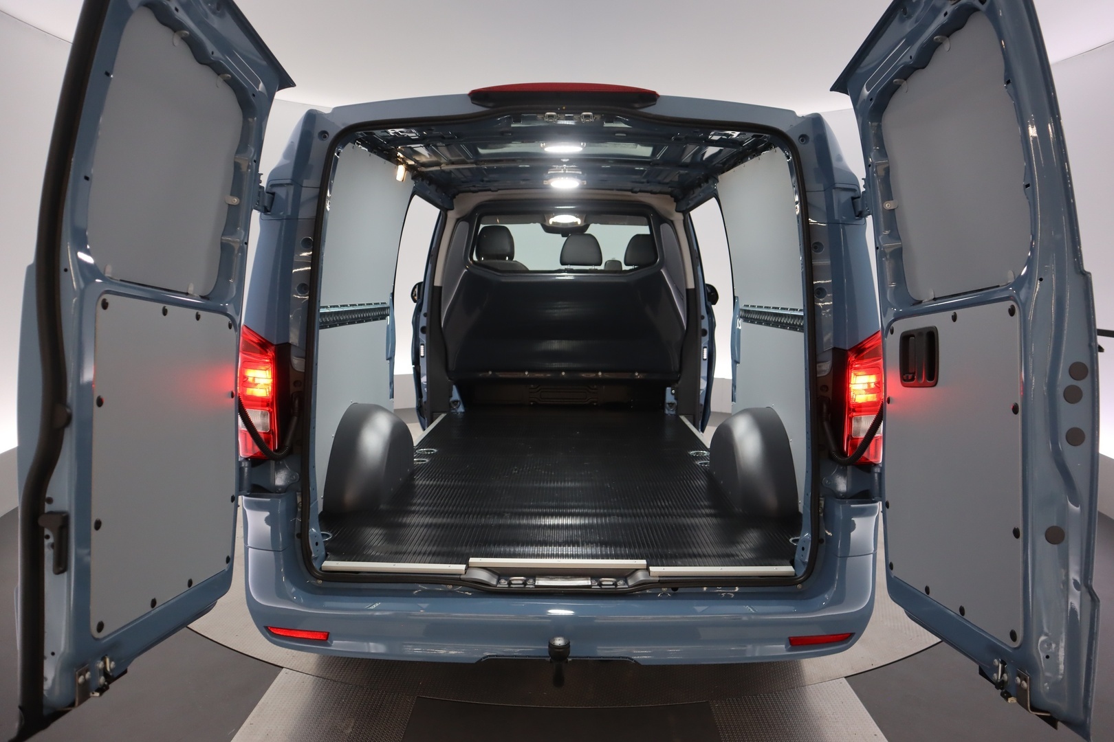 MERCEDES-BENZ Vito 2025