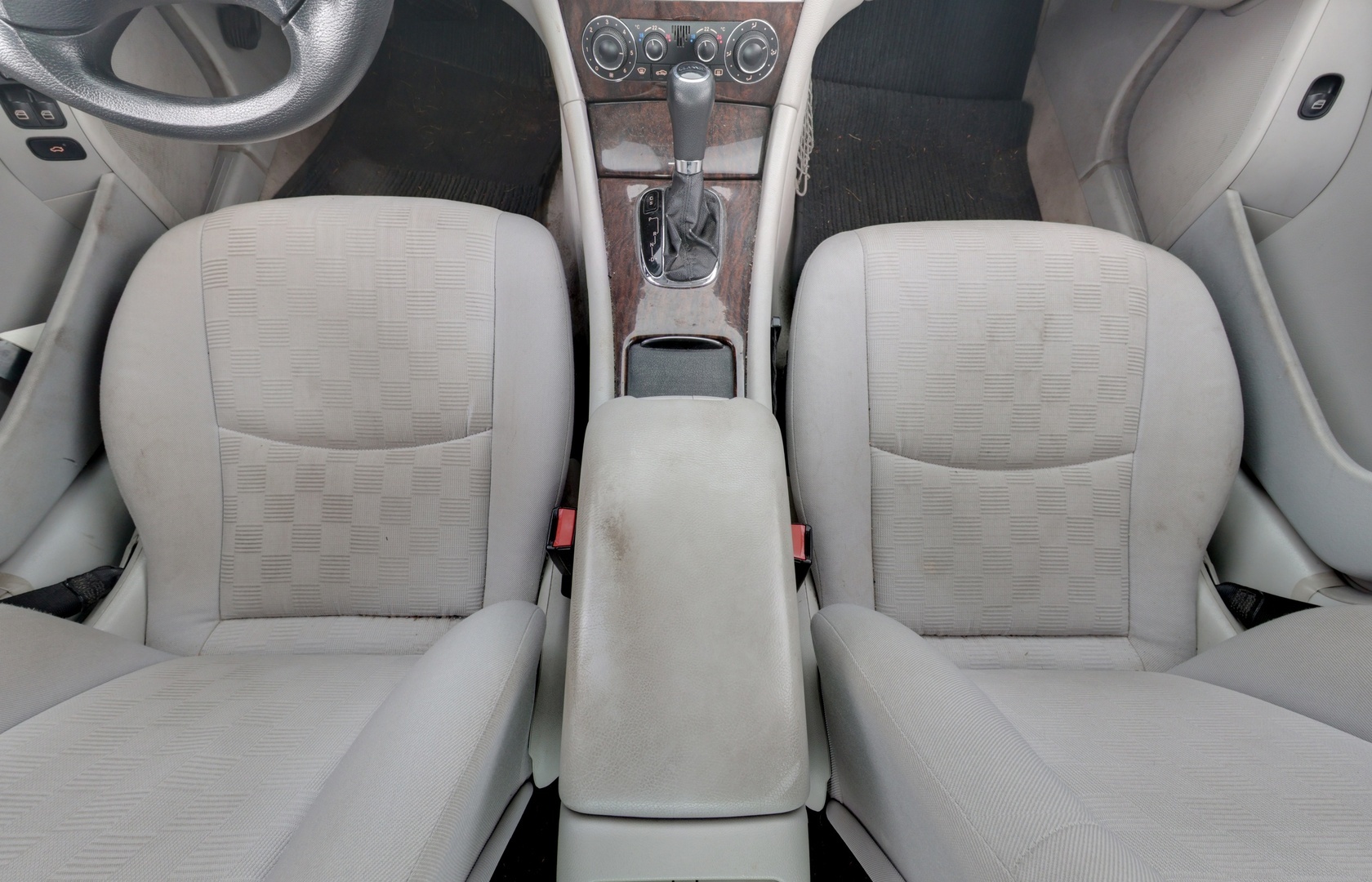 MERCEDES-BENZ C 2004