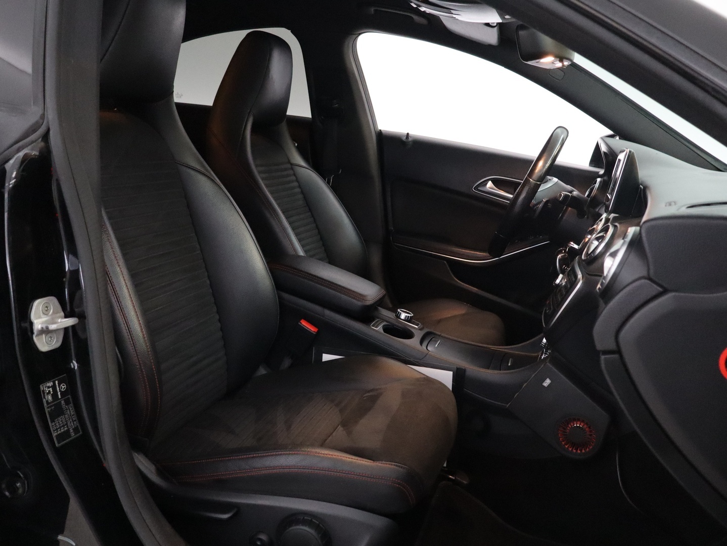MERCEDES-BENZ CLA 2013