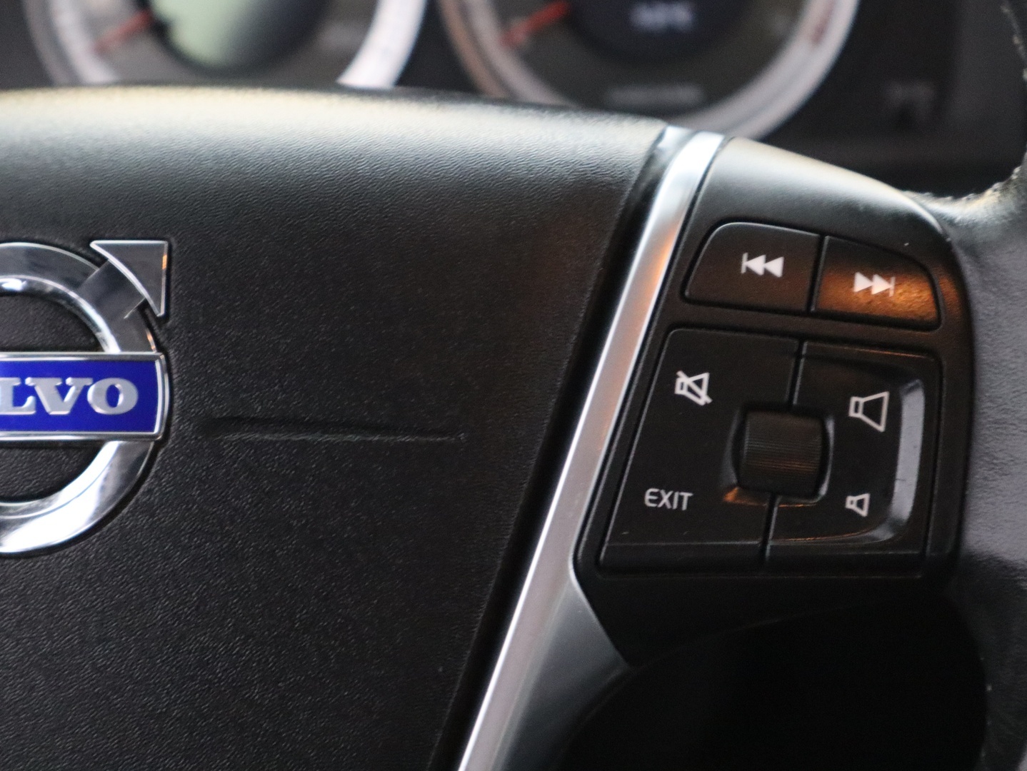 VOLVO S60 2011