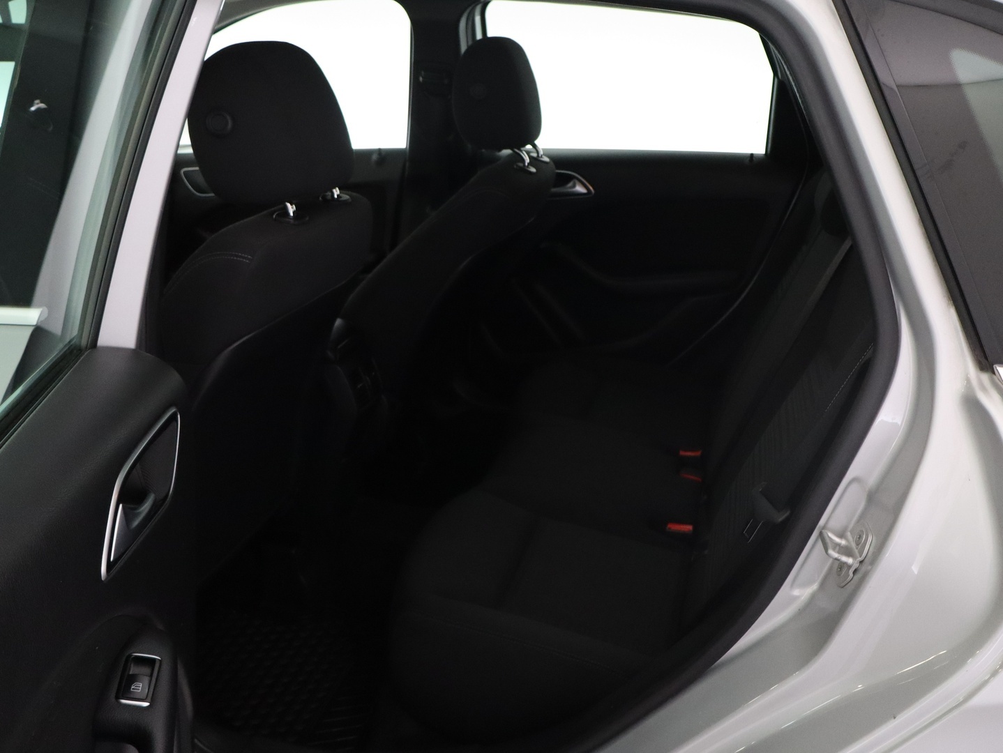 MERCEDES-BENZ B 2012