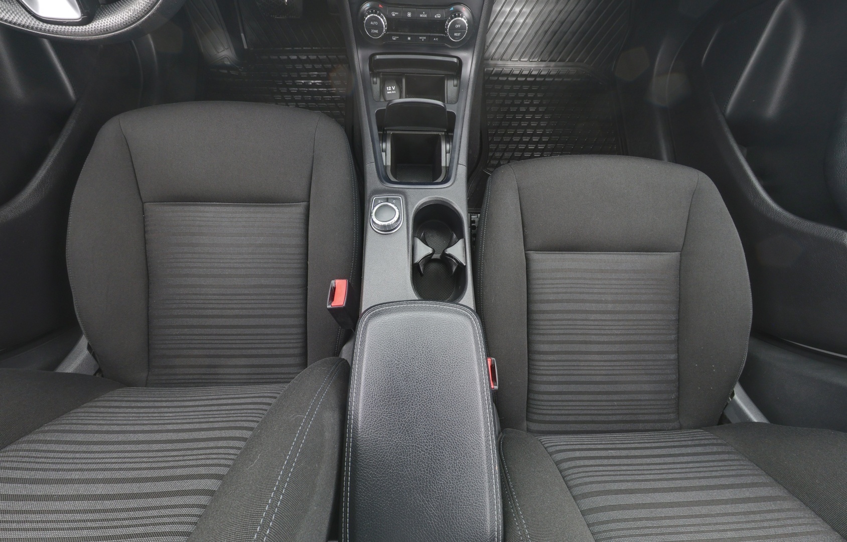 MERCEDES-BENZ B 2012