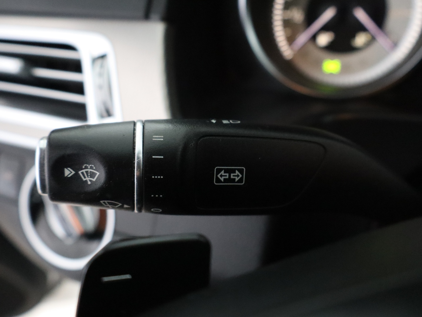 MERCEDES-BENZ E 2015