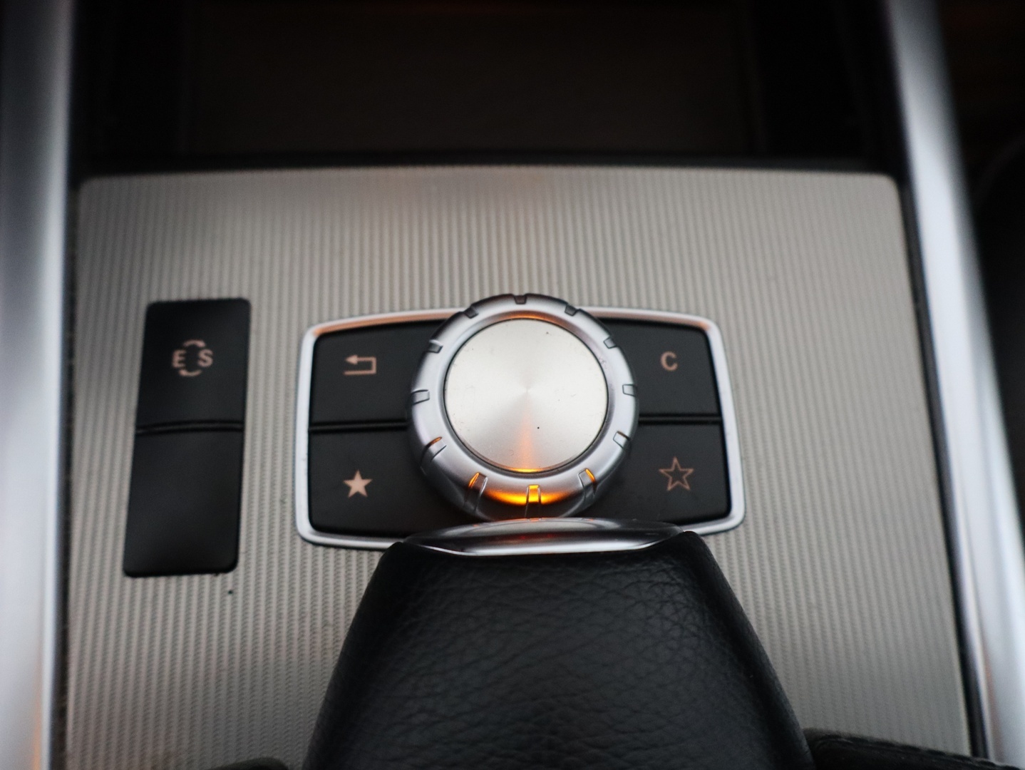 MERCEDES-BENZ E 2015