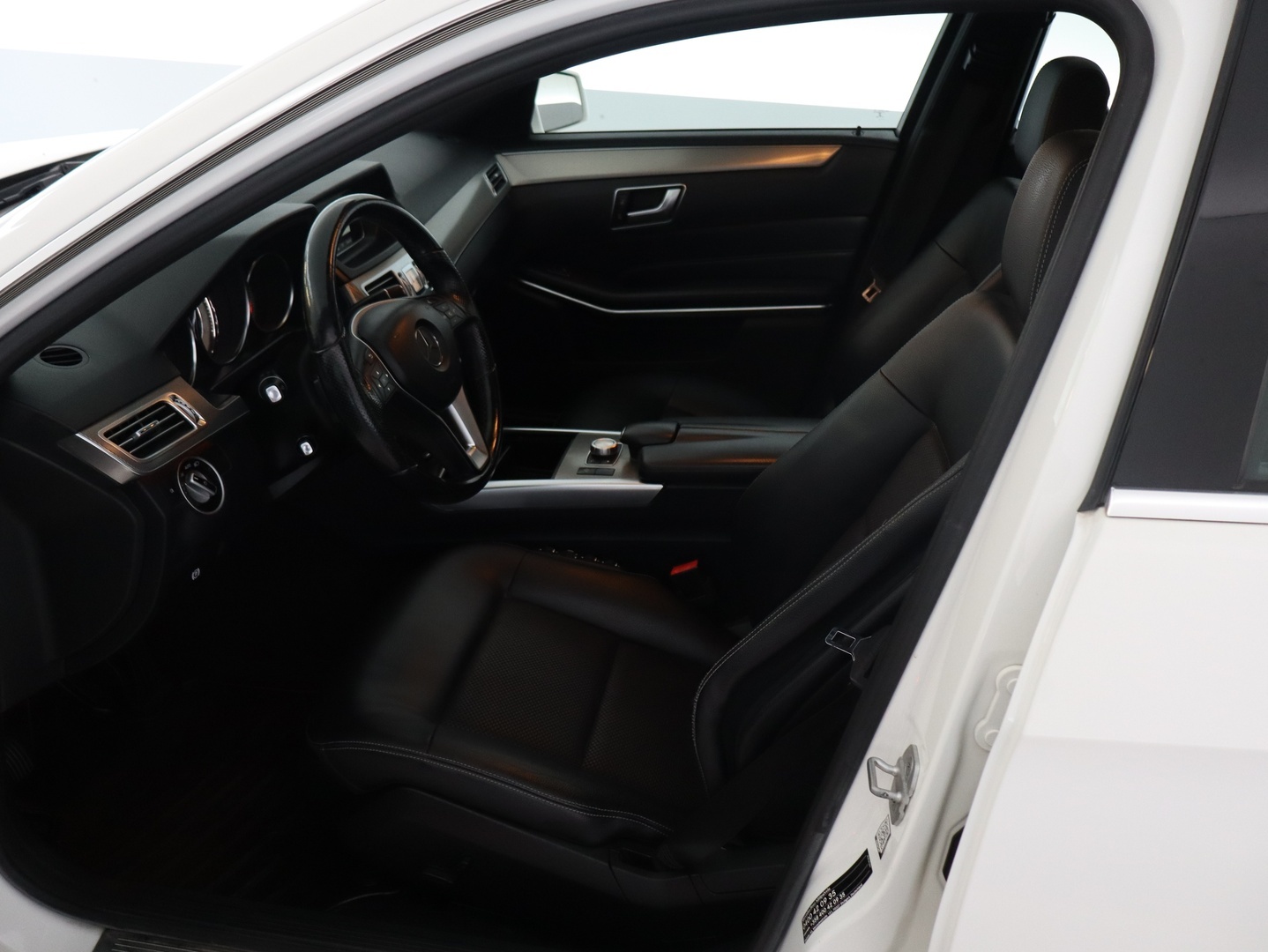 MERCEDES-BENZ E 2015
