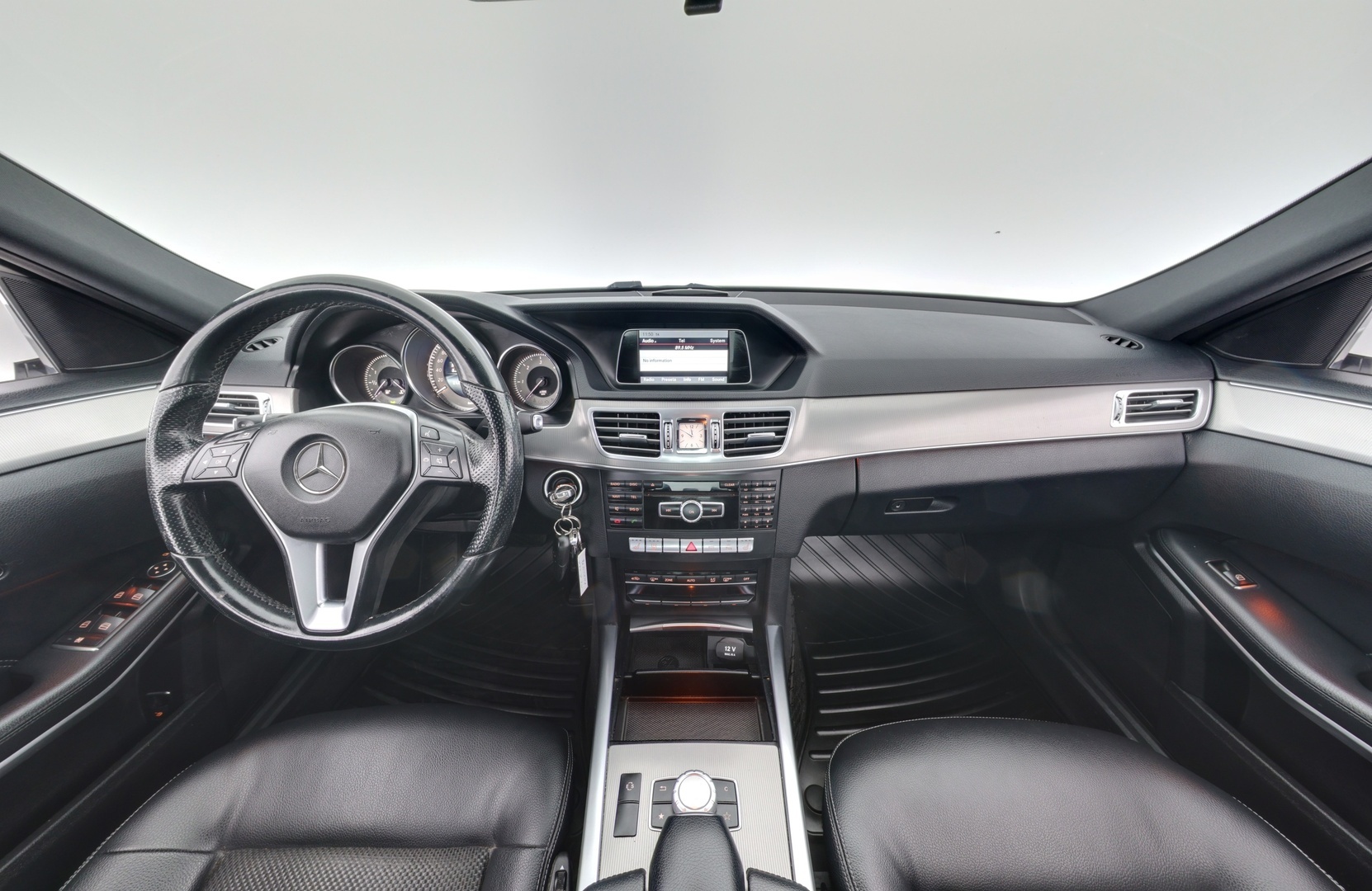 MERCEDES-BENZ E 2015