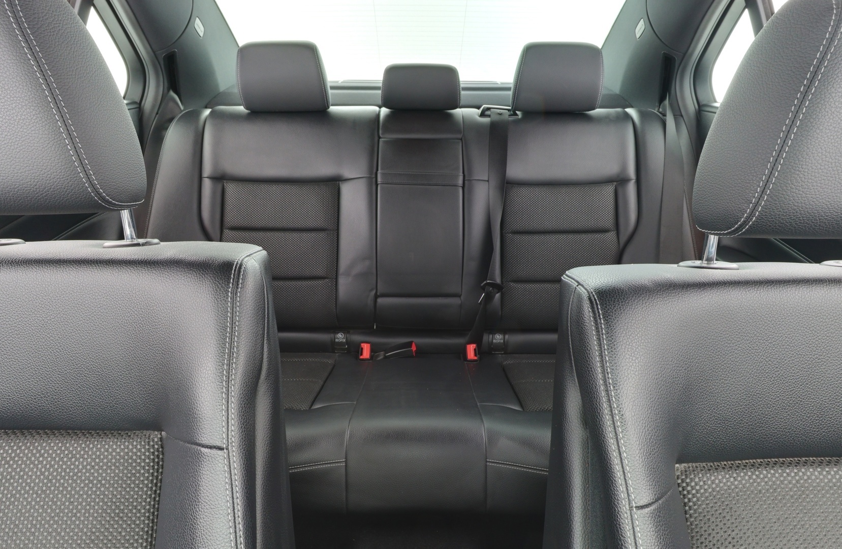 MERCEDES-BENZ E 2015
