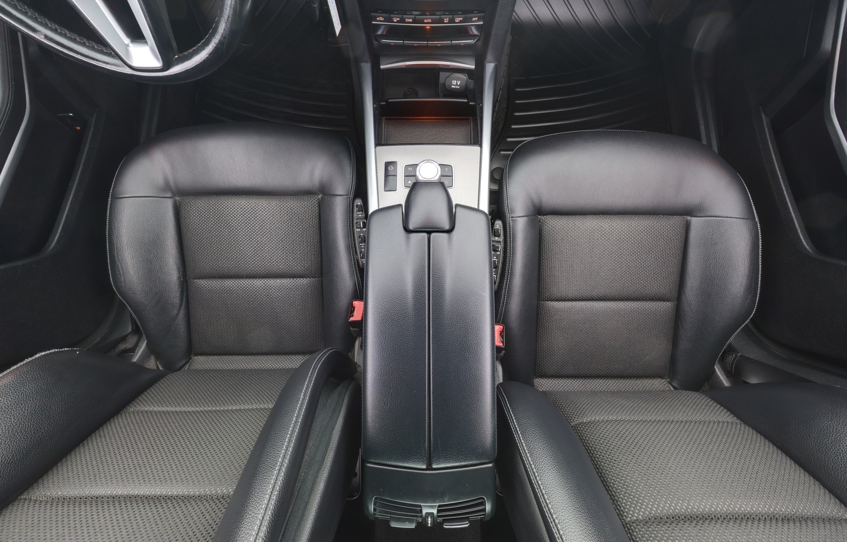 MERCEDES-BENZ E 2015