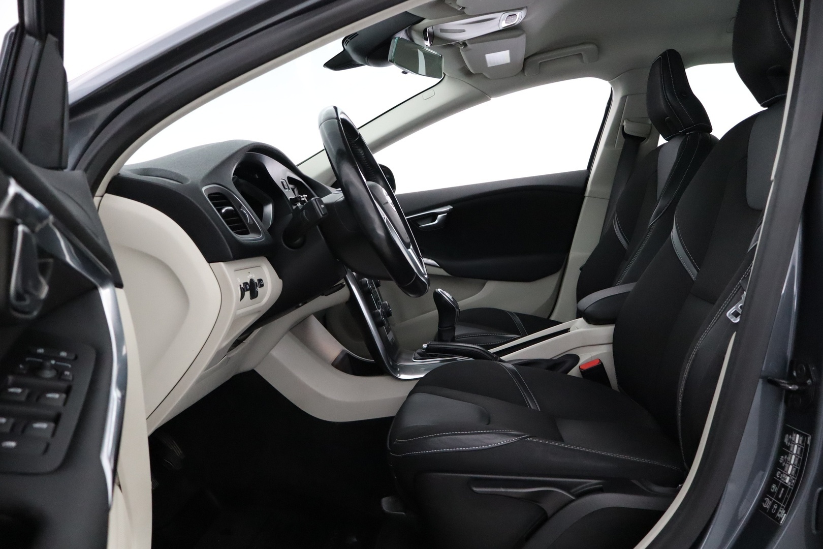 VOLVO V40 2013