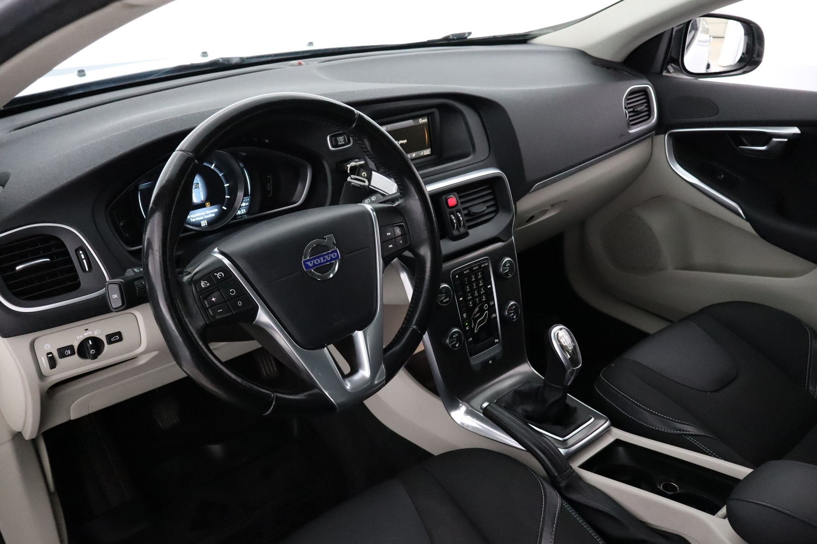 VOLVO V40 2013