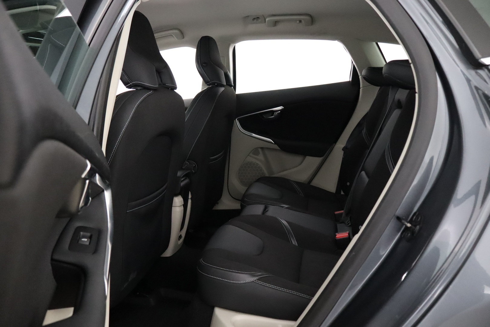 VOLVO V40 2013