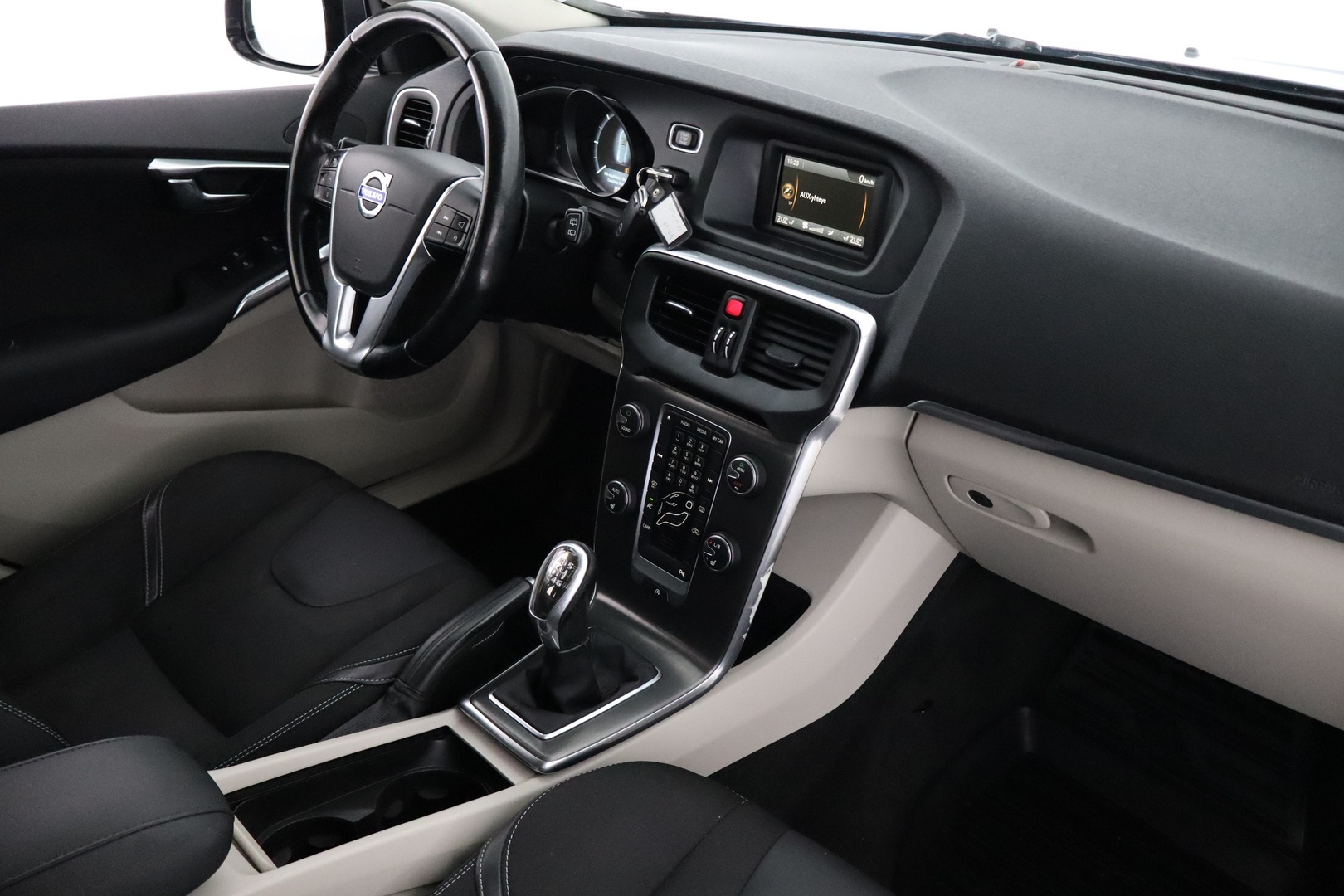 VOLVO V40 2013
