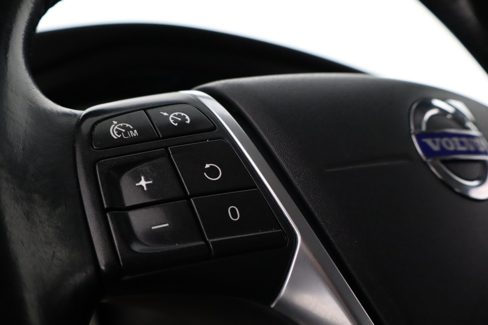 VOLVO V40 2013