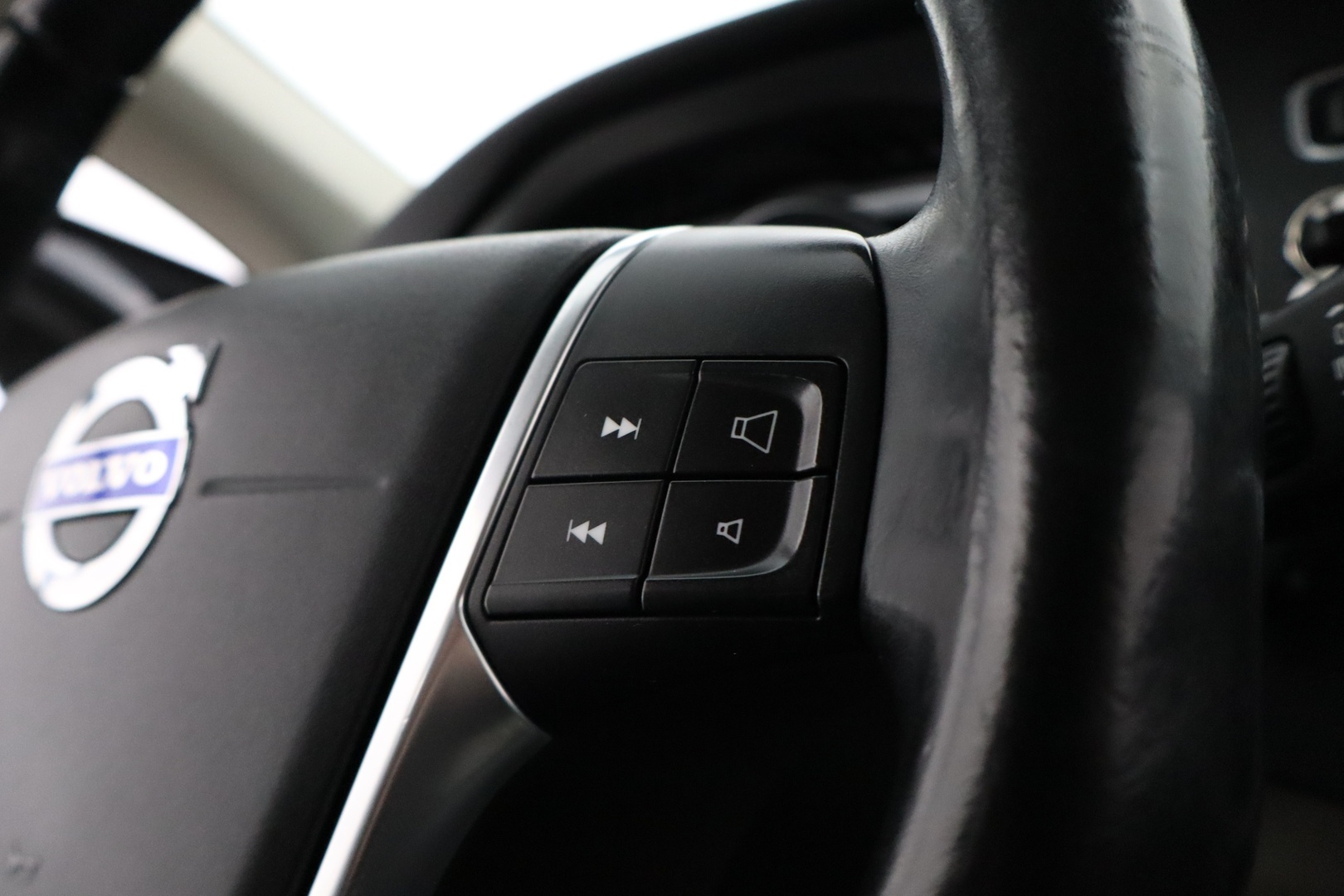 VOLVO V40 2013