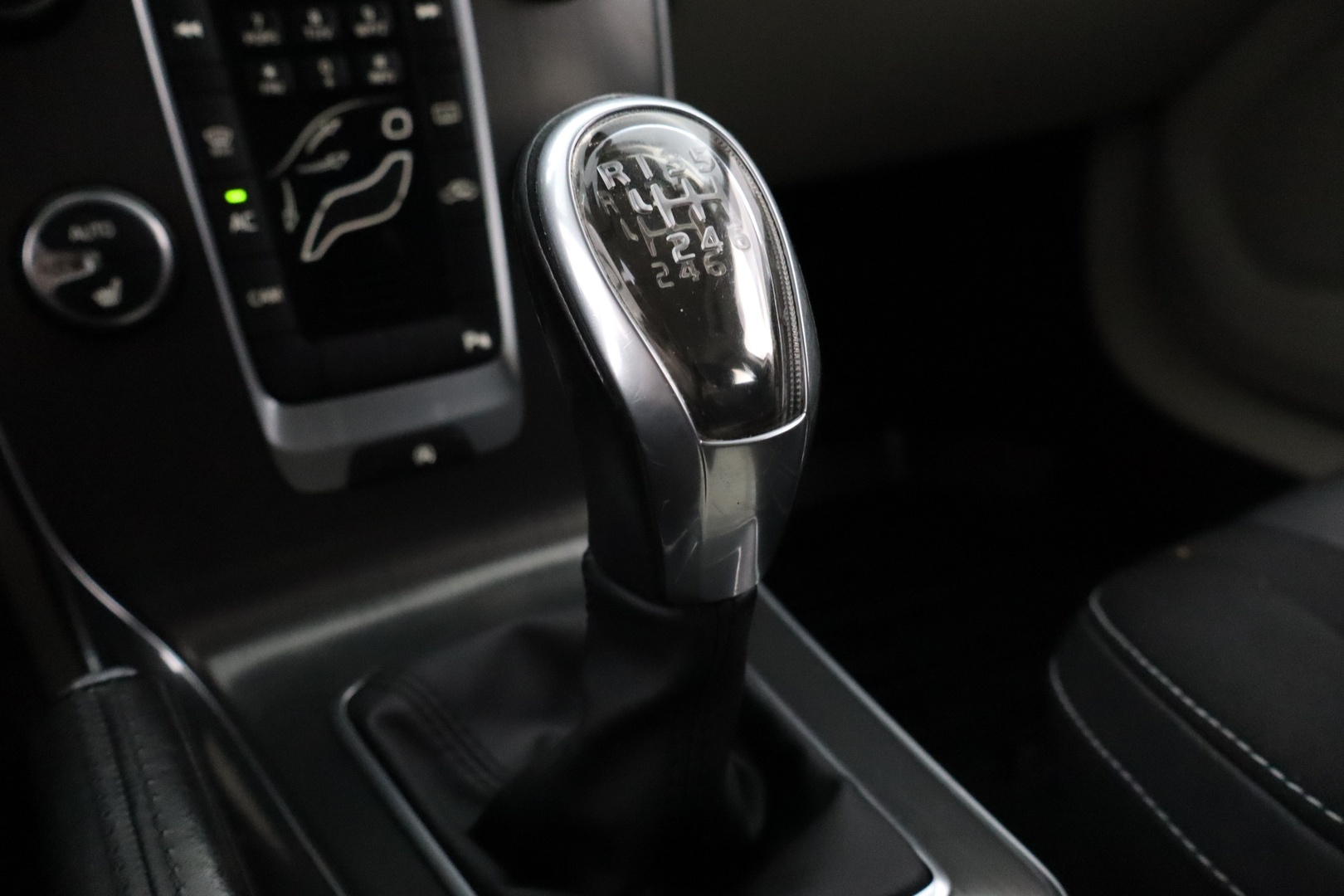 VOLVO V40 2013