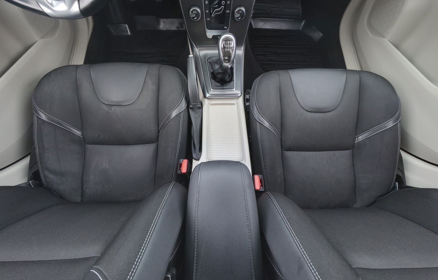 VOLVO V40 2013
