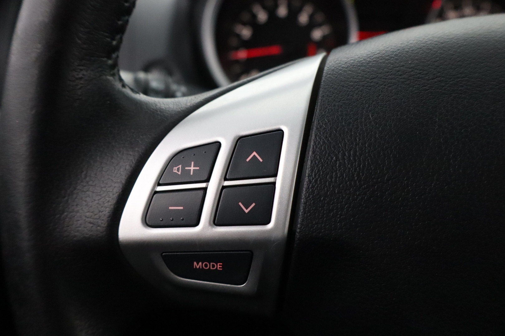 MITSUBISHI Lancer 2012