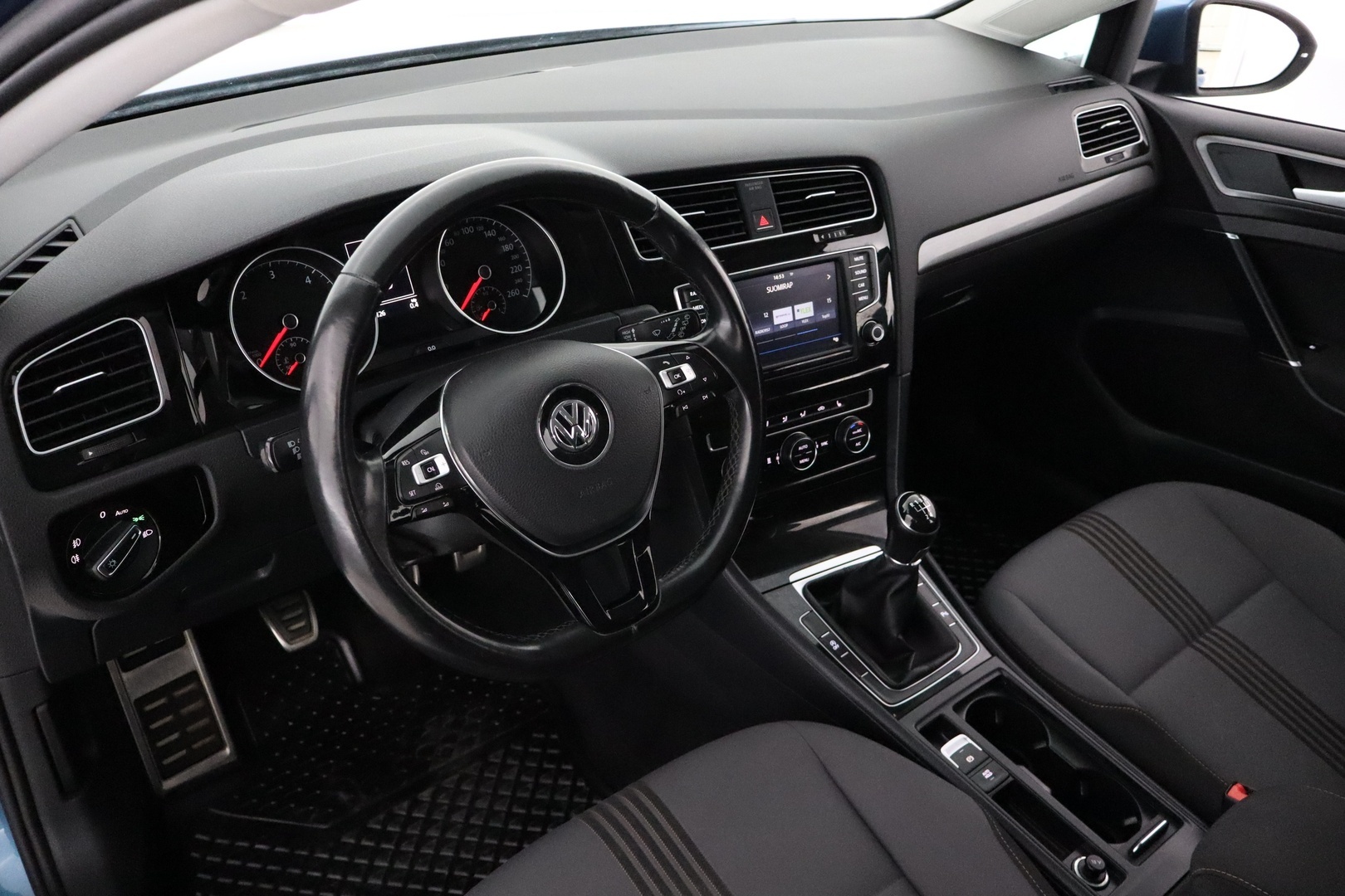 VOLKSWAGEN Golf 2017