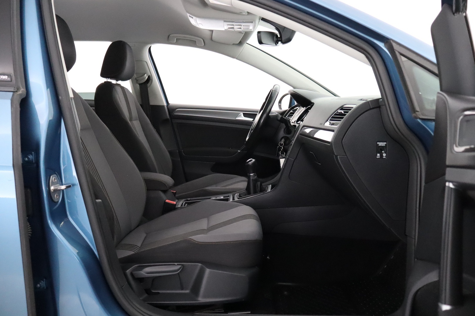 VOLKSWAGEN Golf 2017