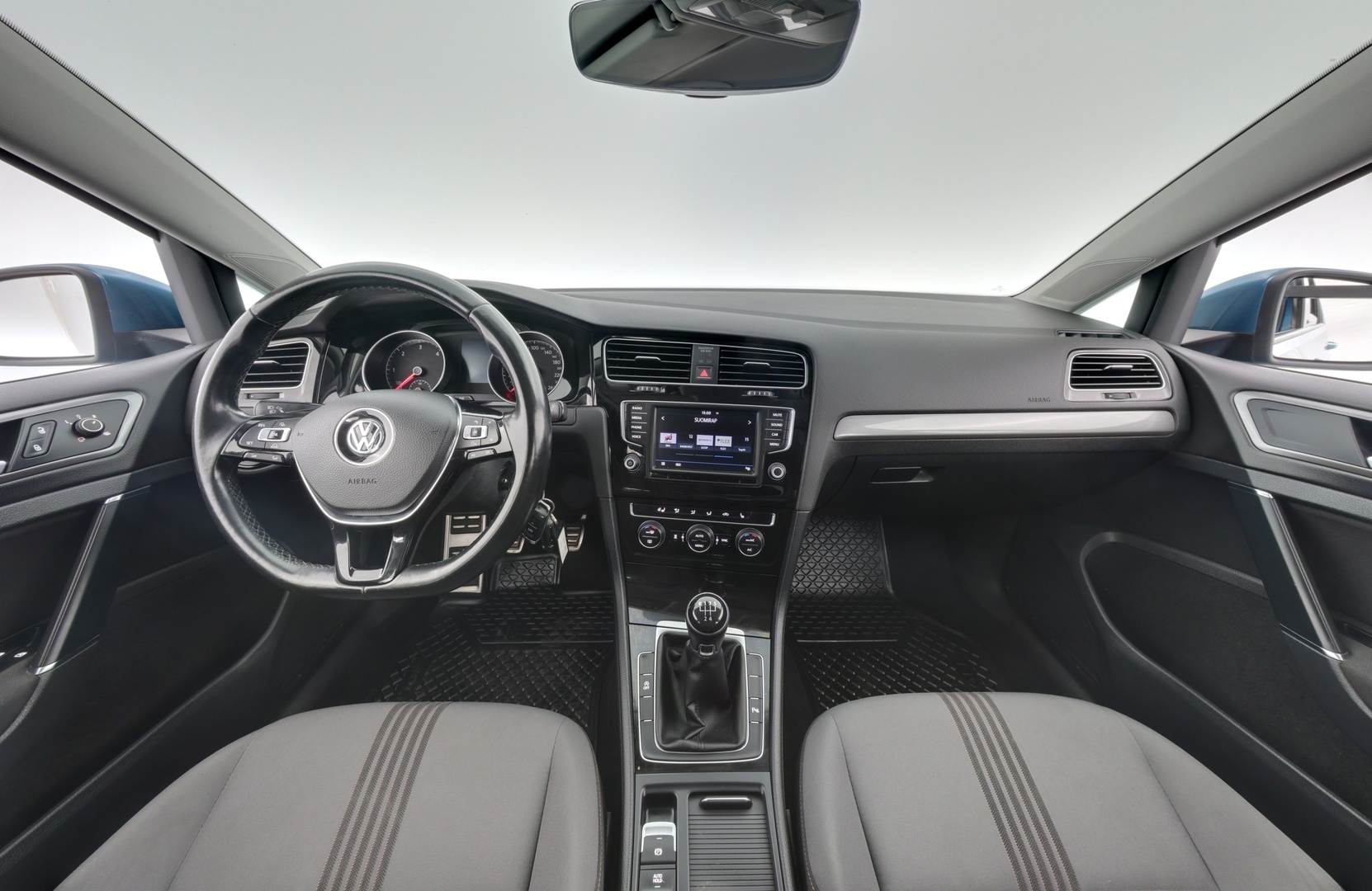 VOLKSWAGEN Golf 2017