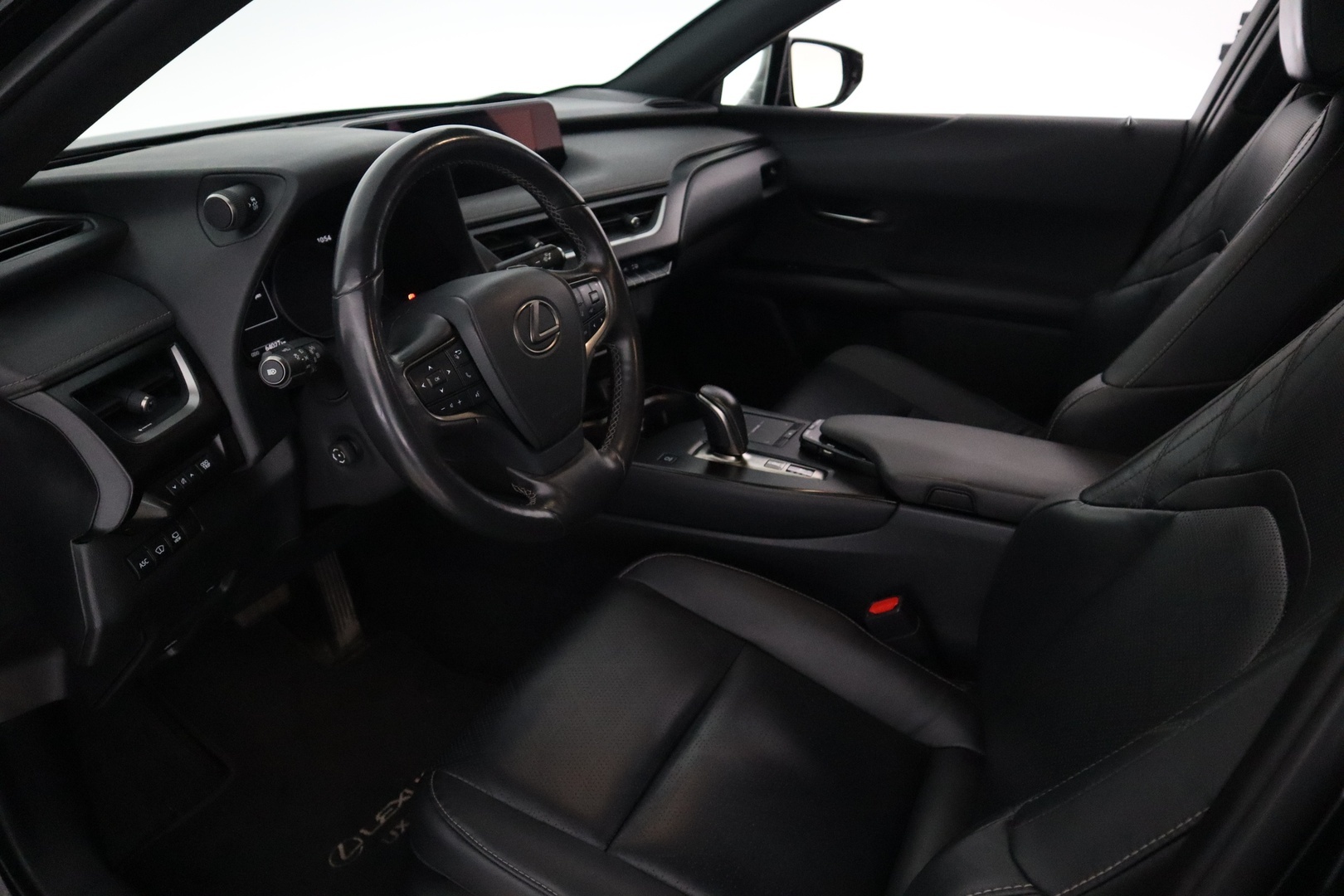 LEXUS UX 2021