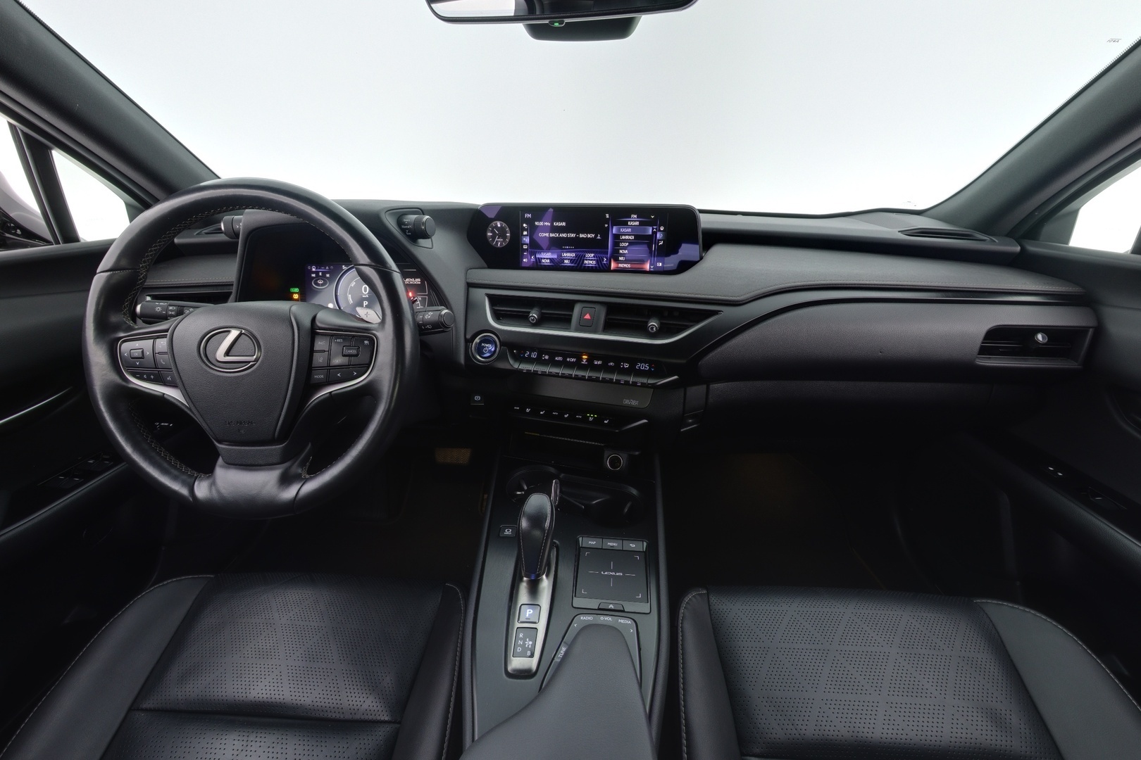 LEXUS UX 2021