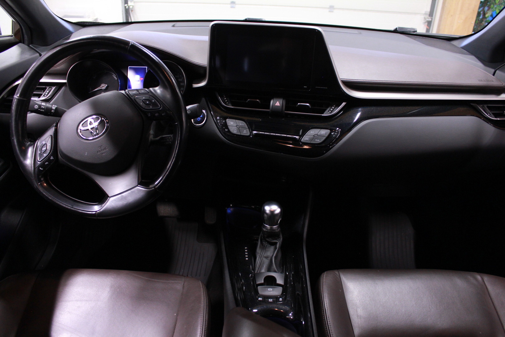 TOYOTA C-HR 2017