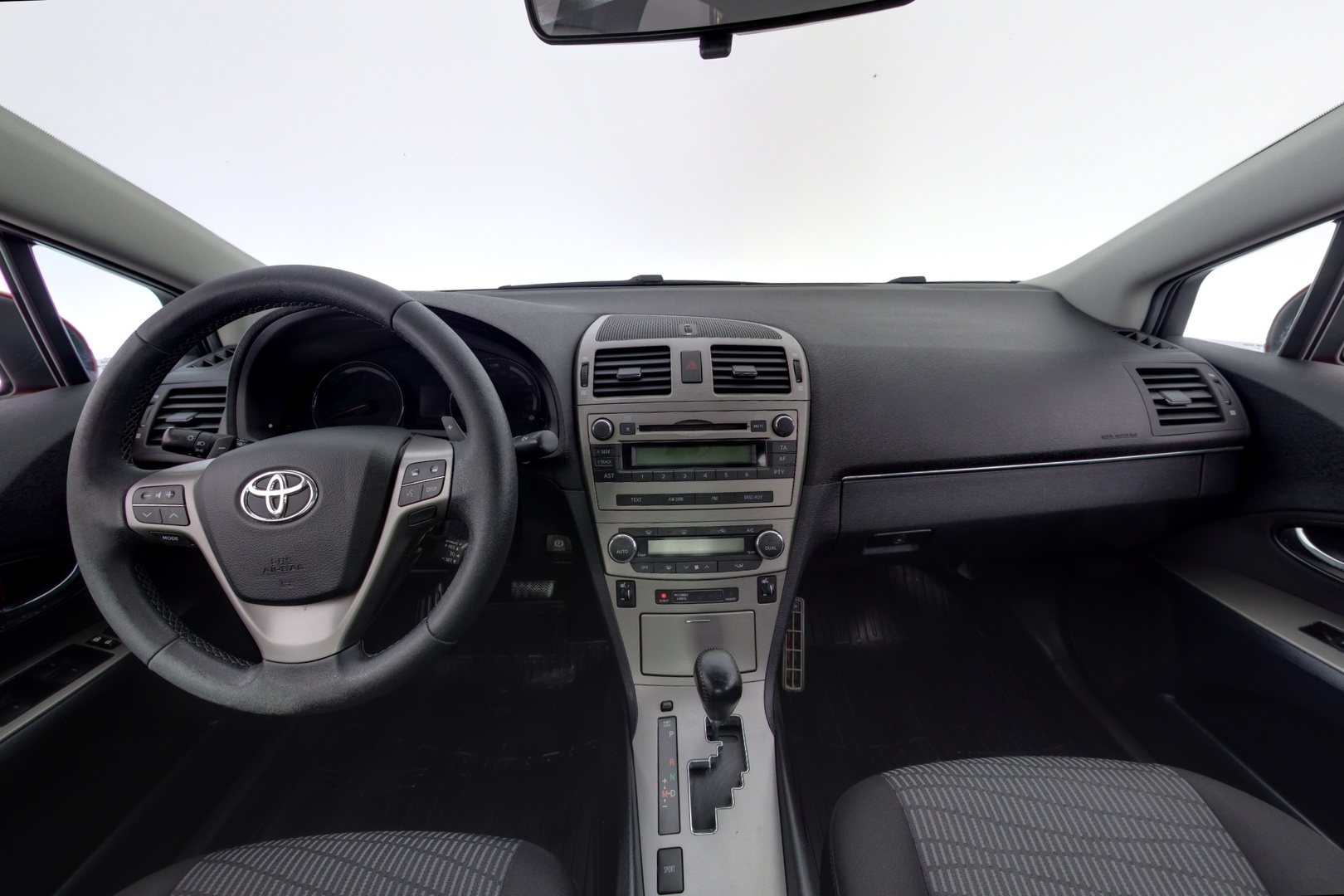 TOYOTA Avensis 2010