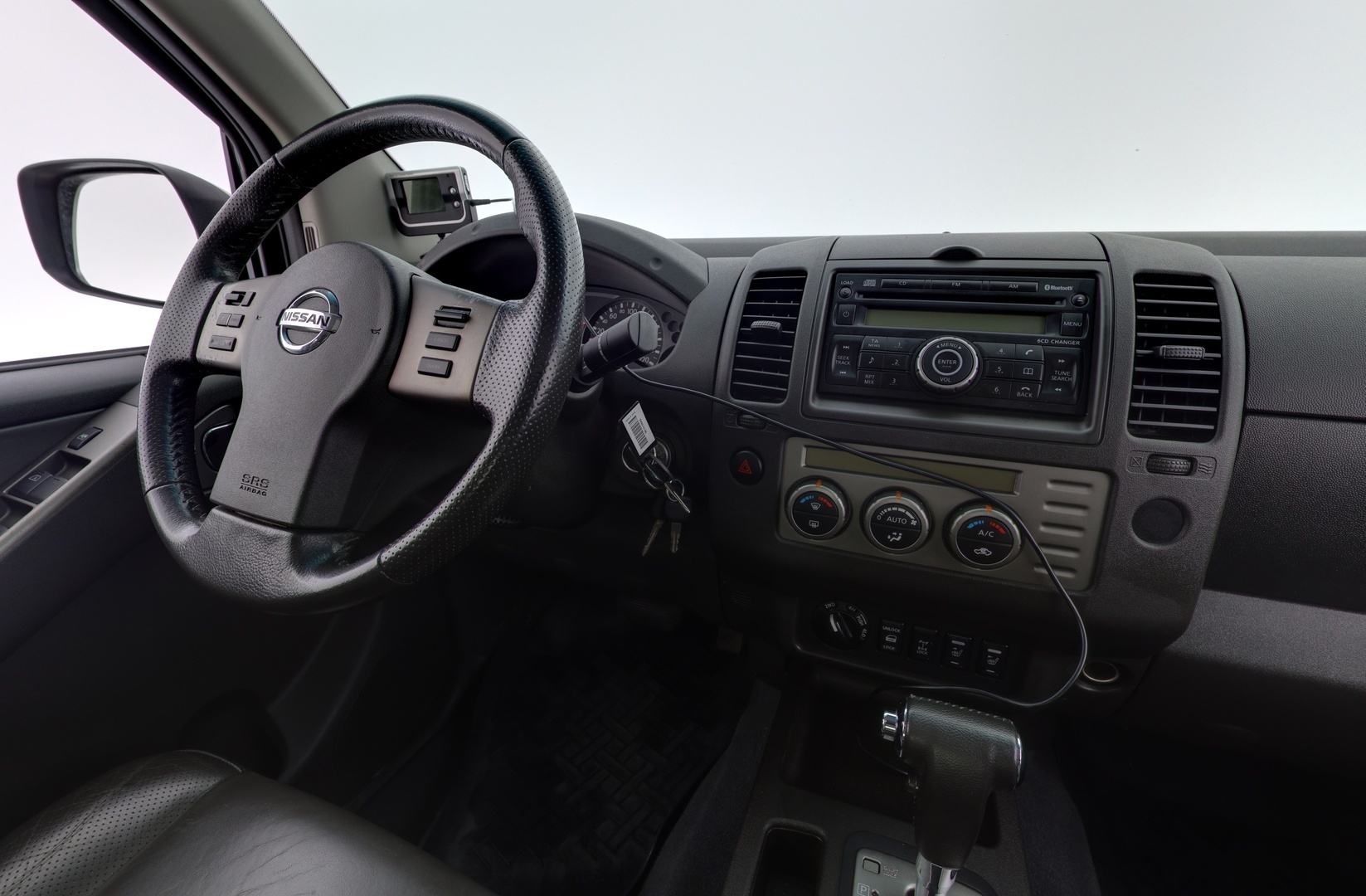 NISSAN Navara 2009